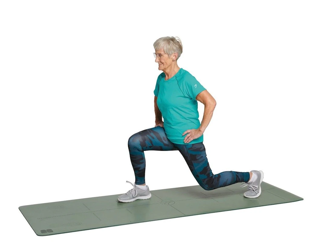 Sport-Oma: Diese drei Zuhause-Übungen machen jeden fit