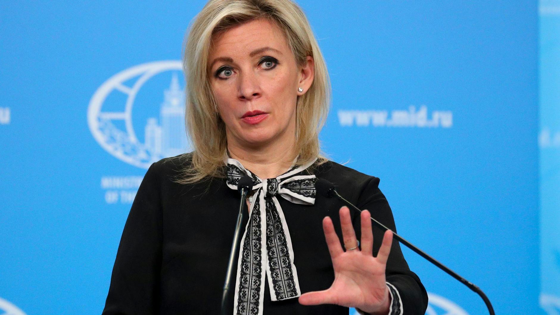 Maria Sacharowa, Sprecherin des russischen Außenministeriums, kritisiert die Ausweisung der russischen Diplomaten.