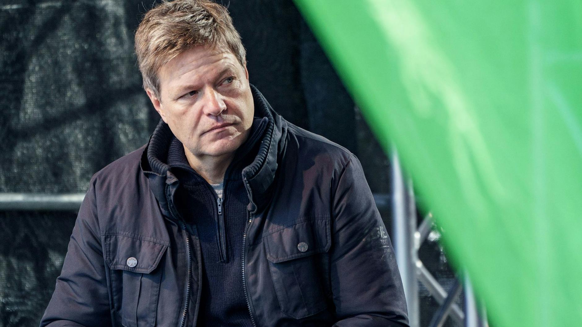 Bundeswirtschaftsminister Robert Habeck (Grüne) warnt vor möglichen Engpässe bei der Gasversorgung in Deutschland.