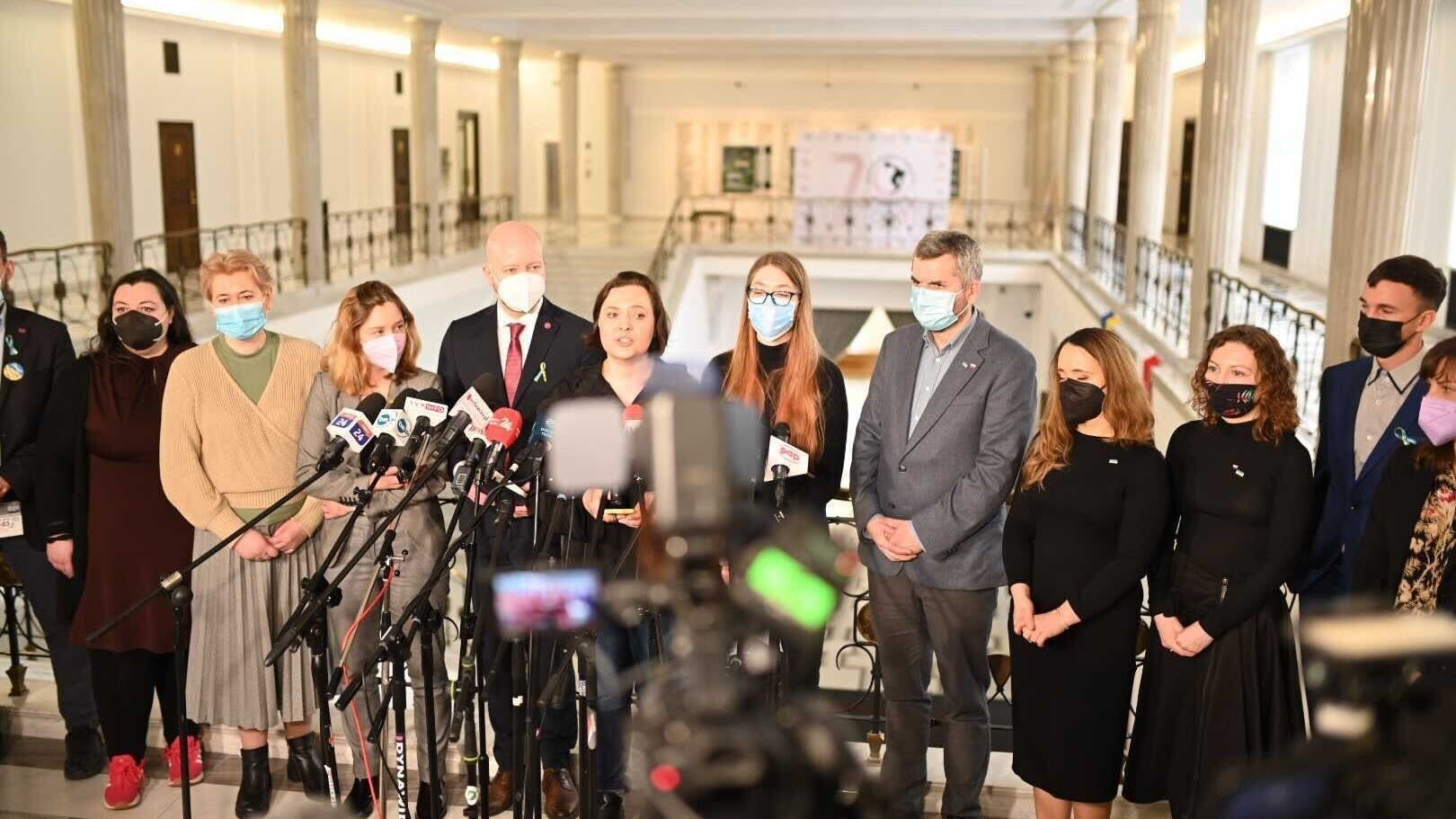 Konferenz linker Parteien aus der Ukraine, Litauen, Finnland und der Tschechischen Republik im polnischen Parlament, 8. März 2022.