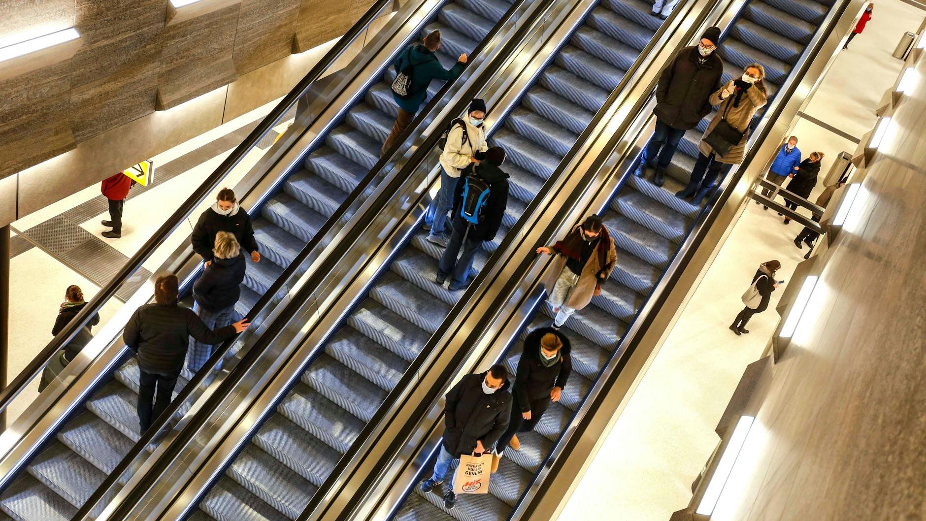 Künftig können die Länder als Basisschutzmaßnahmen nur noch begrenzte Maskenpflichten beschließen (Symbolbild).