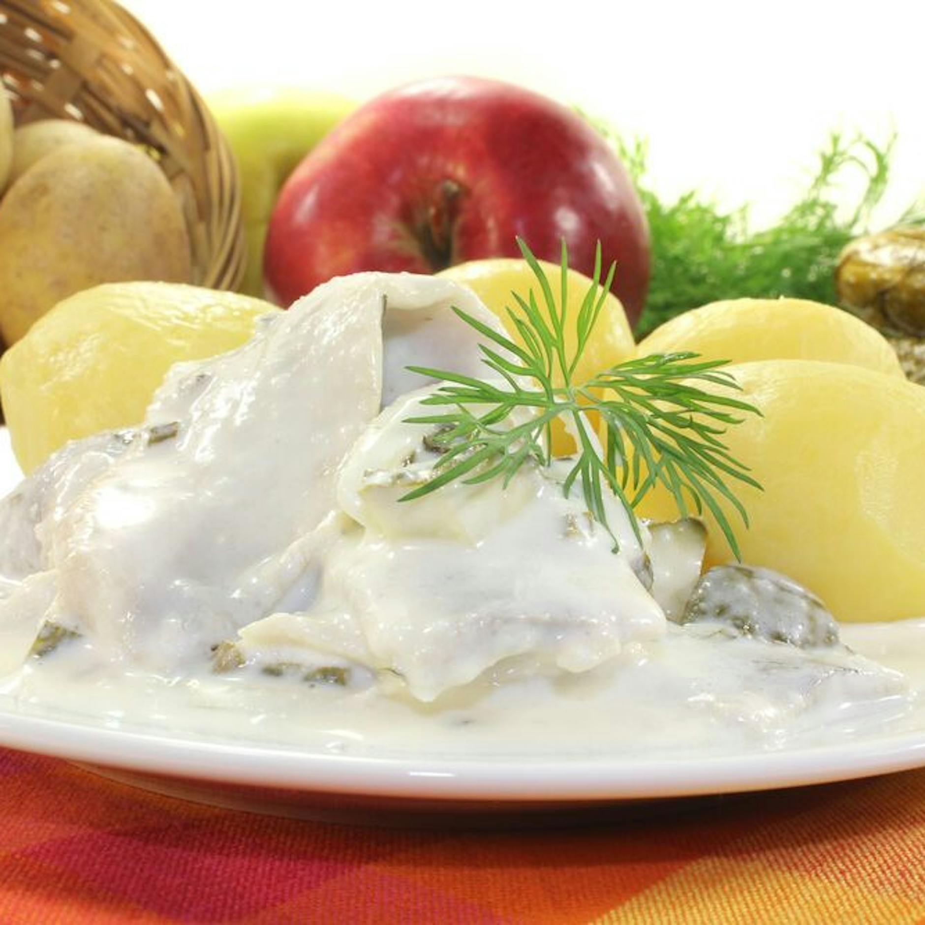 Sahnehering mit Pellkartoffeln: So einfach gelingt Ihnen der leckere Klassiker!