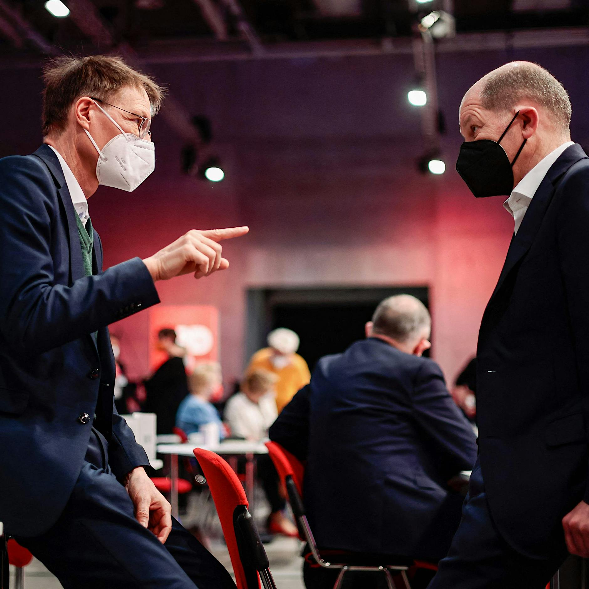 Corona-Regeln fallen: Wenn Politiker mit der Gesundheit der Bevölkerung pokern