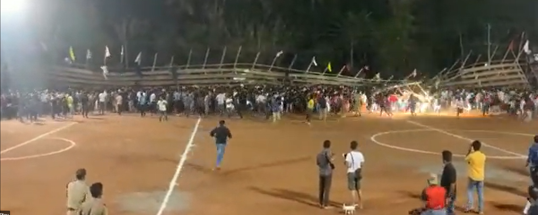 Stadion-Horror: Mehr als 200 Verletzte bei Einsturz von Fußball-Tribüne +++ mit Video!