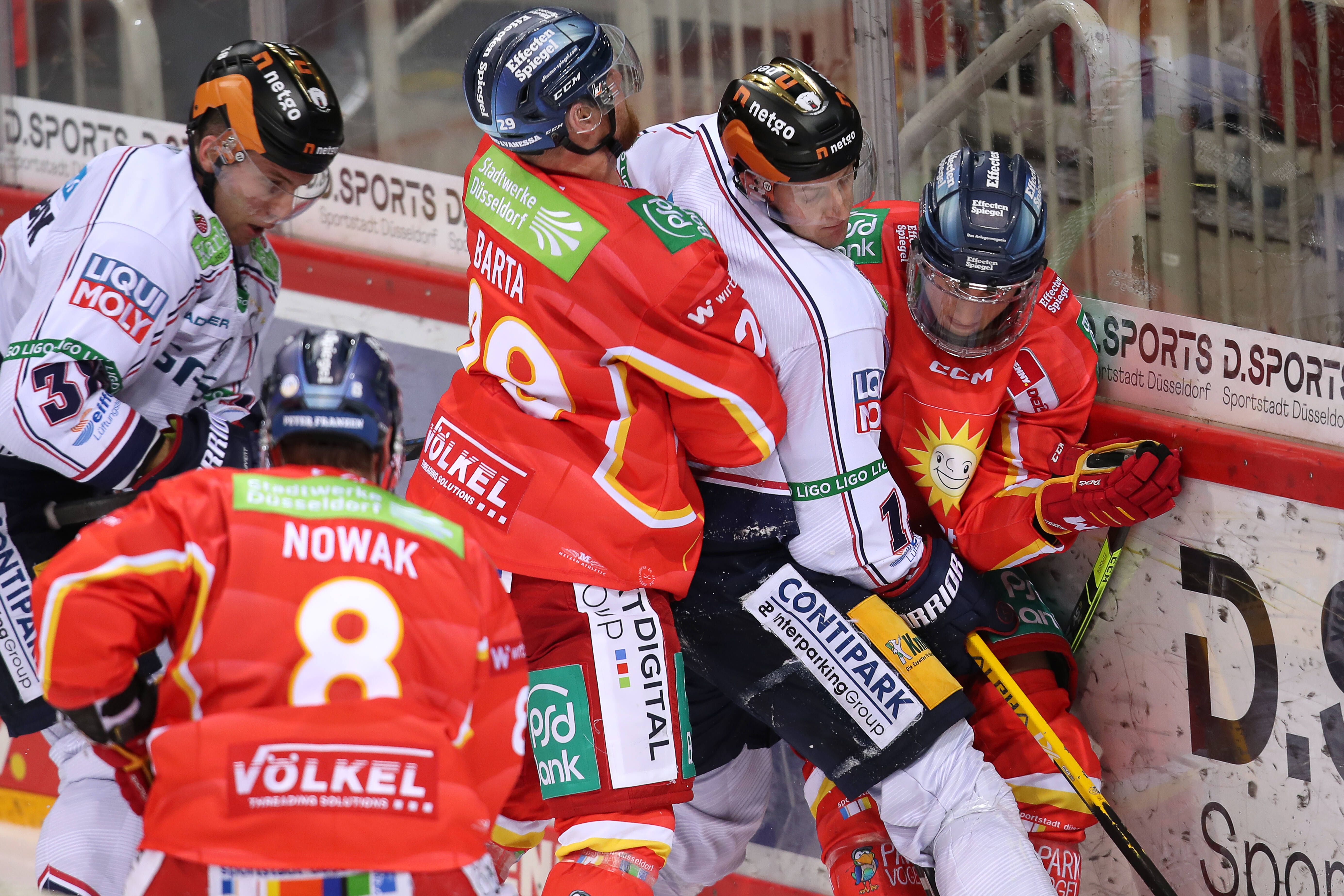 Image - Eiskalt erwischt! Eisbären lassen sich in nur 214 Sekunden den Sieg klauen