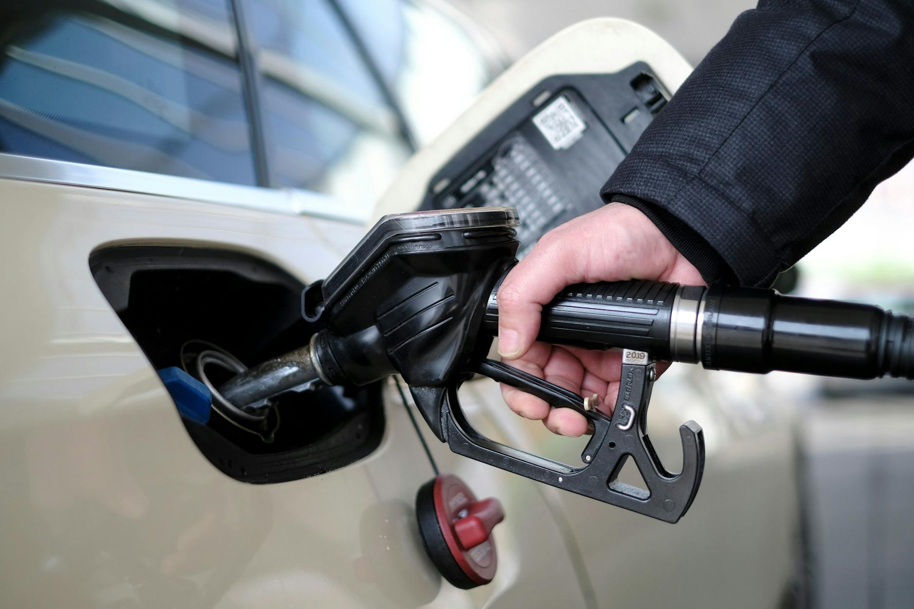 Rechnet sich der Umweg zu billigen Tankstelle wirklich?