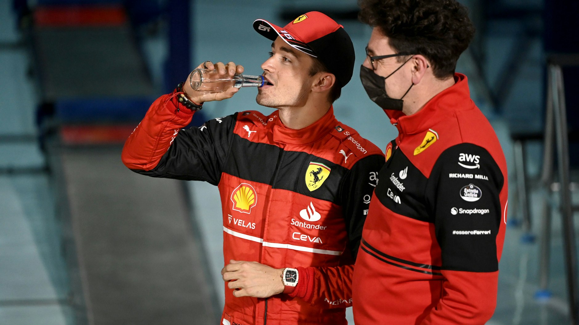 Ferrari-Pilot Charles Leclerc und Teamchef Mattia Binotto blicken nach dem ersten Rennen optimistisch auf die neuen Formel-1-Saison.