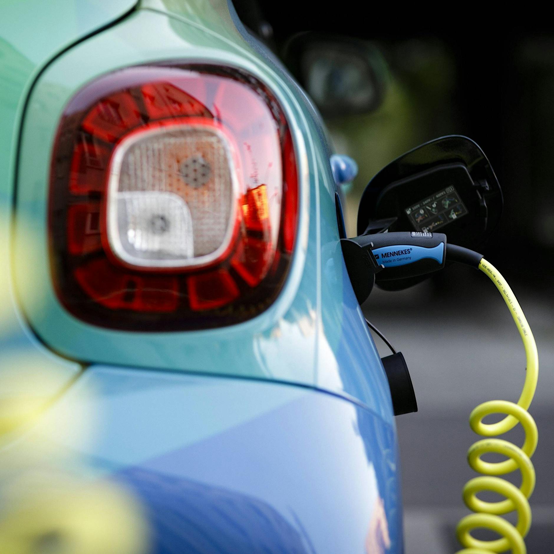 Wie man mit einem E-Auto in Berlin leben und Spritpreise ignorieren kann