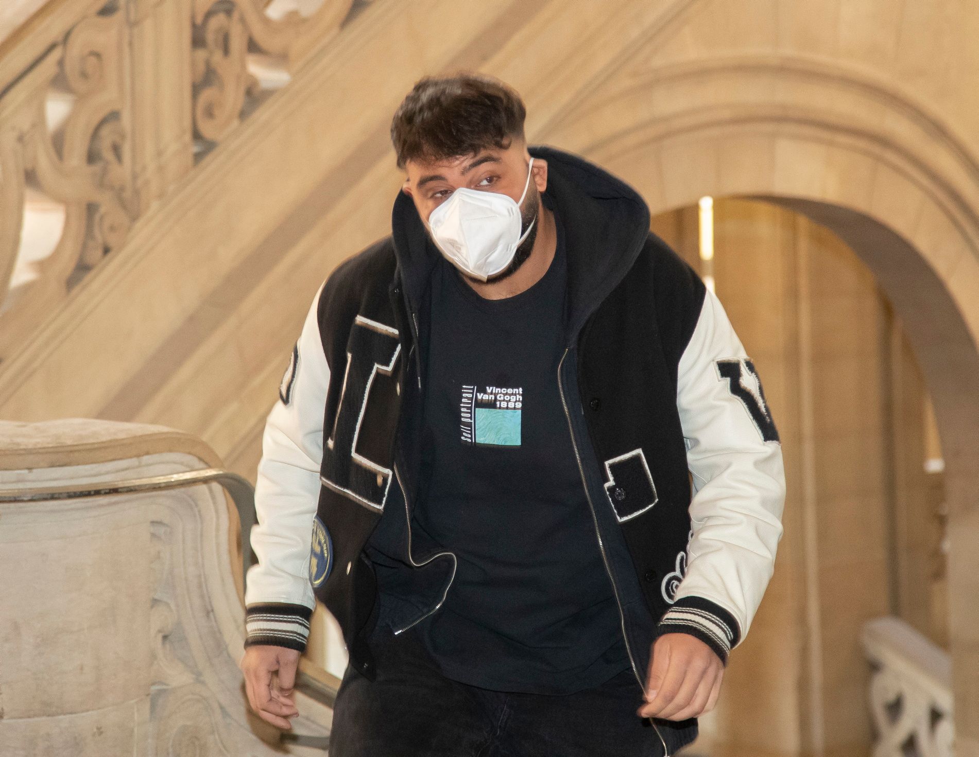 Image - Im „Bushido“-Prozess: Gangsta-Rapper Samra schläft im Gericht fast ein