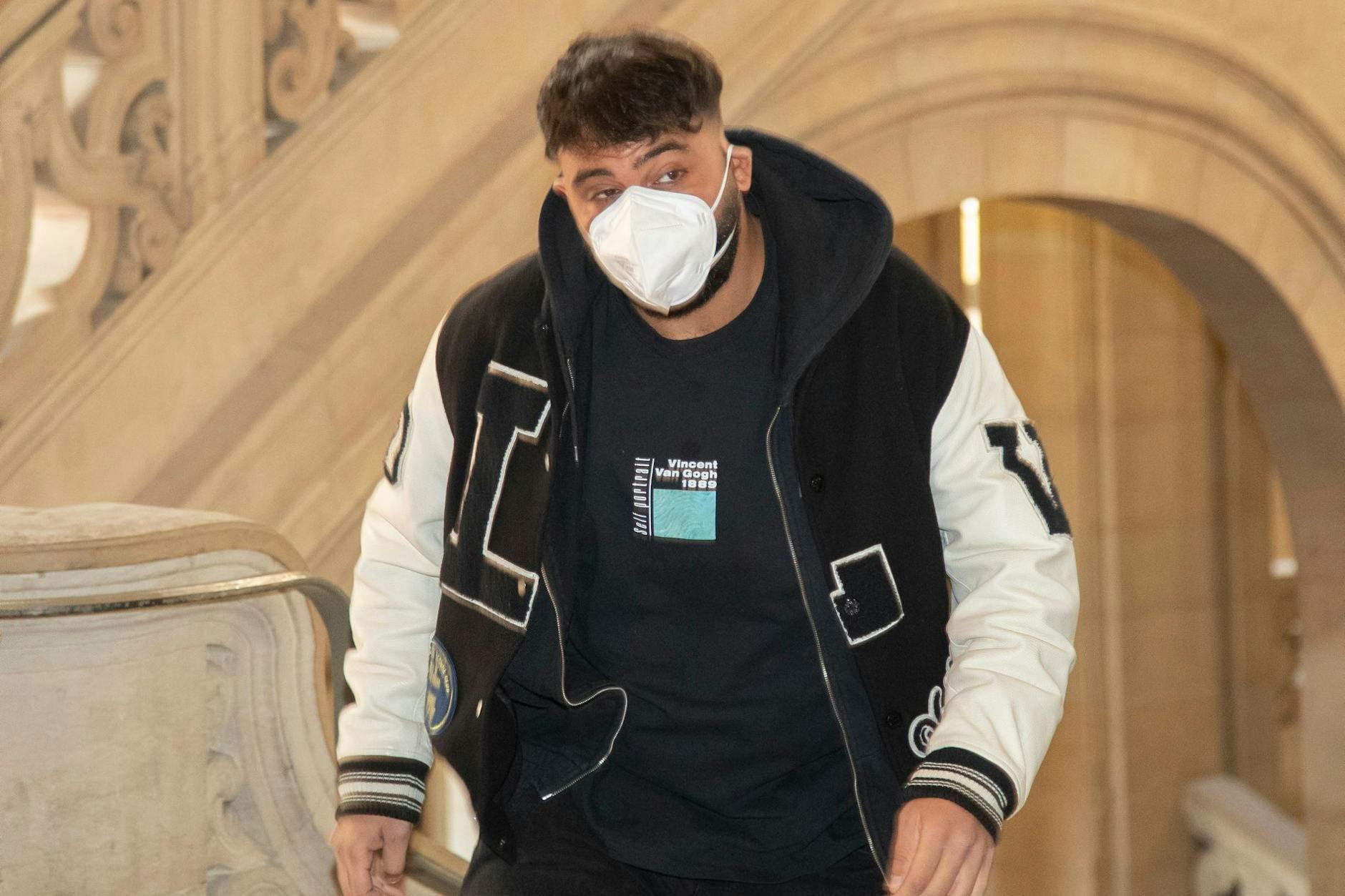 Im Gericht machte Gangster-Rapper Samra einen müden Eindruck.