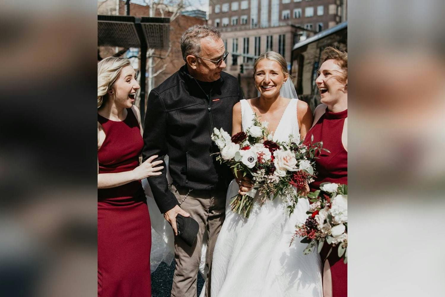 Tom Hanks mit der überwältigten Braut Grace Gwaltney