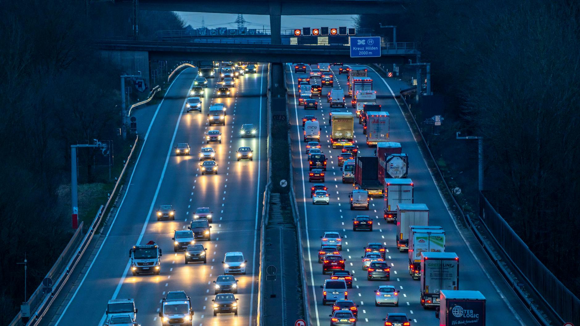 Blick auf die Autobahn 10 (Symbolbild).