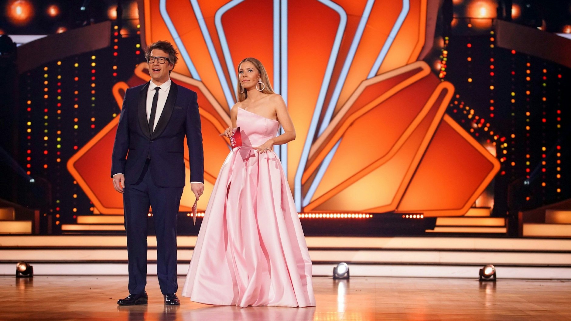 Seit einigen Jahren moderiert Daniel Hartwich „Let’s Dance“ zusammen mit Victoria Swarovski.