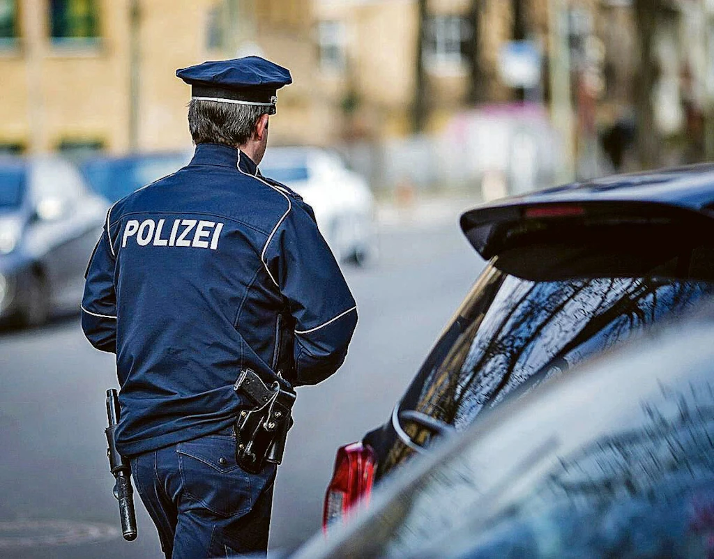 Rassismus in Neukölln: Mutter und Kind mit Messer bedroht und beleidigt