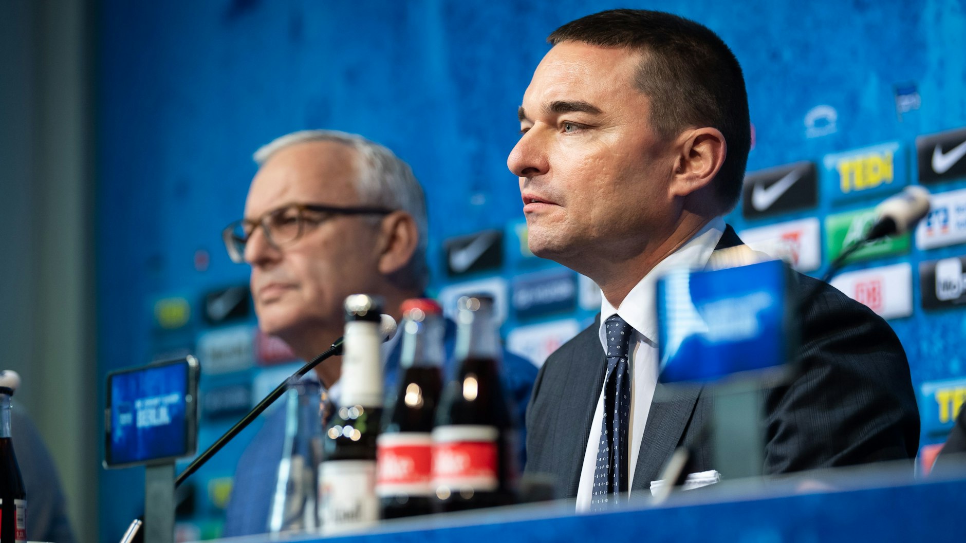 Sollen sich von Anfang an nicht grün gewesen sein: Hertha-Präsident Werner Gegenbauer und Investor Lars Windhorst (r.).