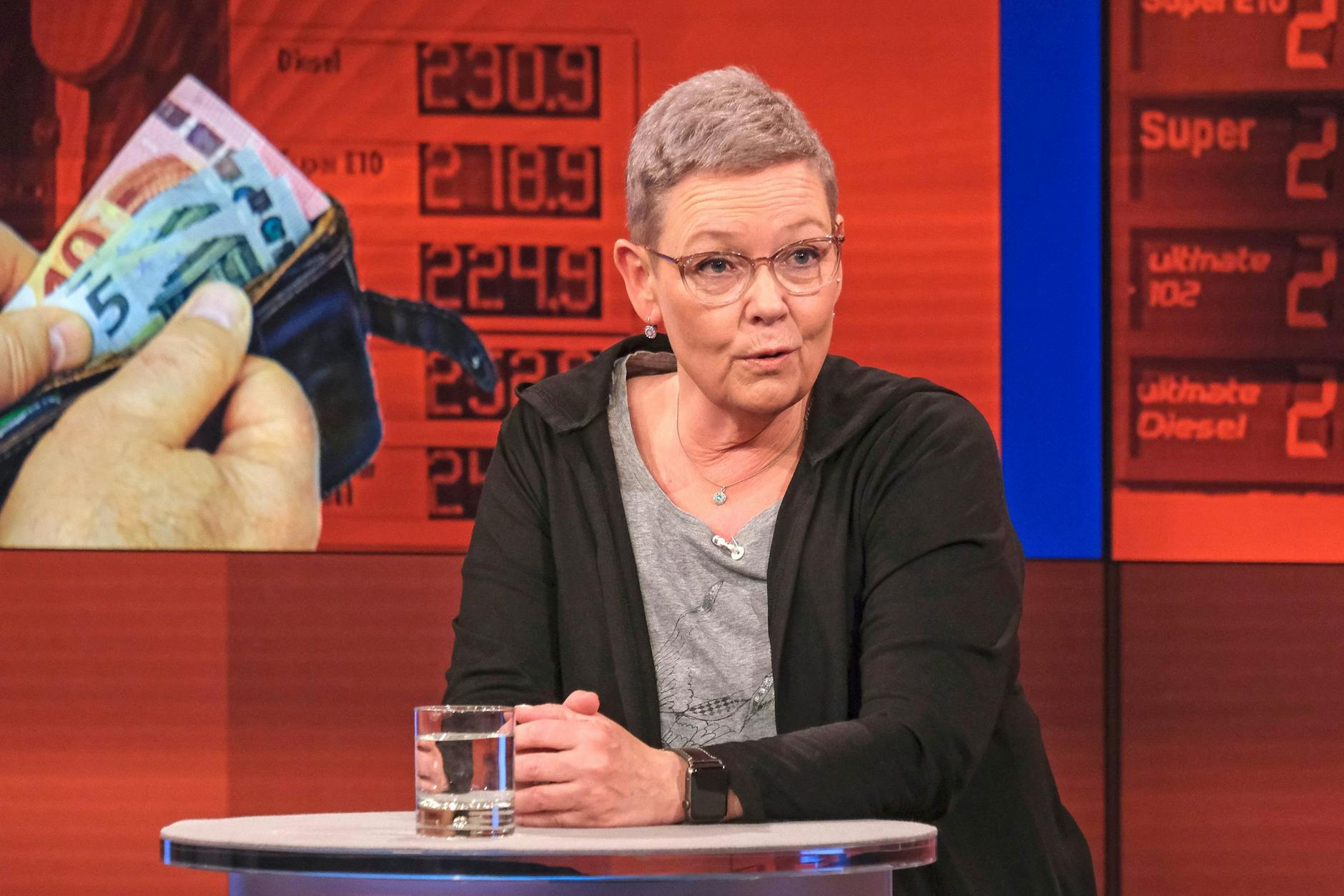 Die Bochumer Reinigungskraft Susanne Holtkotte bei „Hart aber fair“