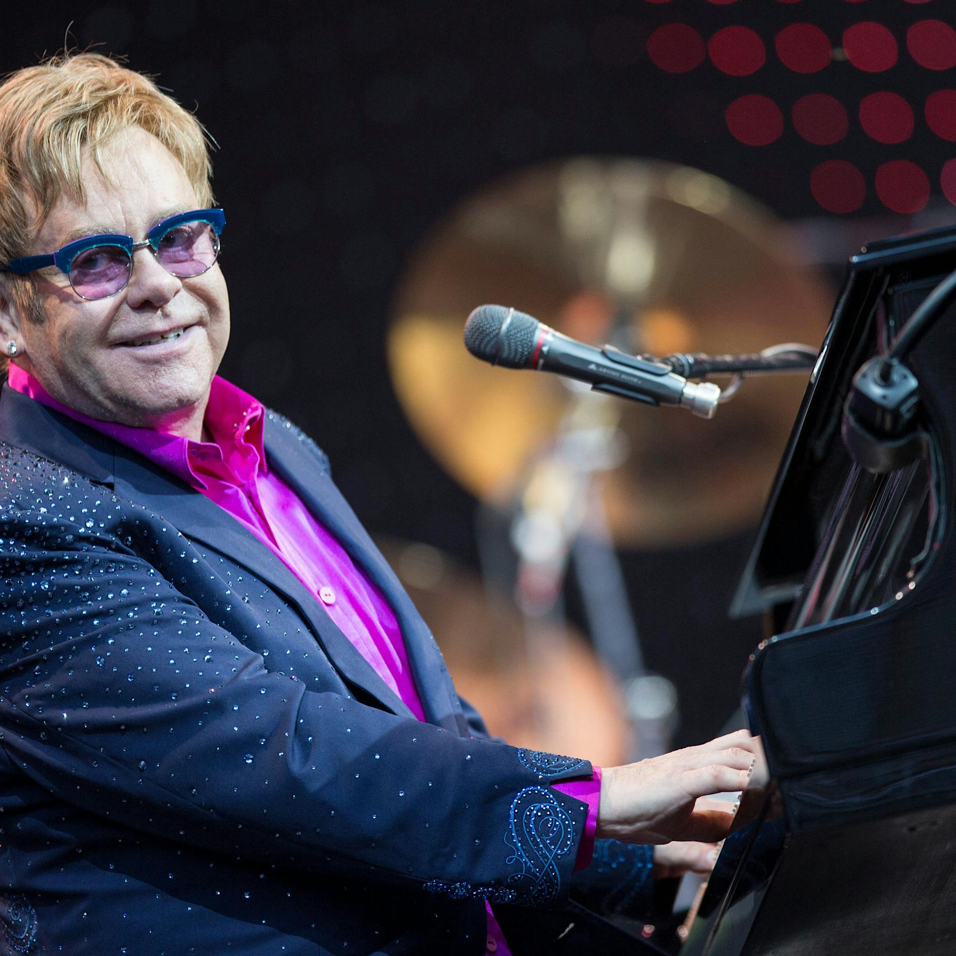 „Rocket Man“ auf Abschiedstour, aber immer noch „Still Standing“: Elton John wird 75