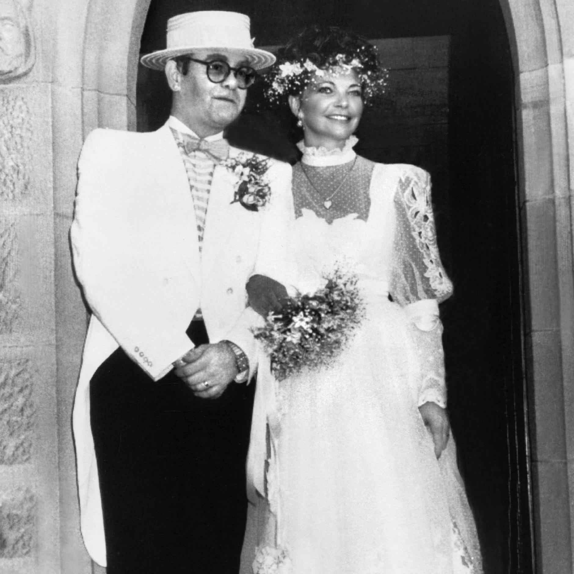 Elton John und die Deutsche Renate Blauel bei ihrer Hochzeit am 14. Februar 1984