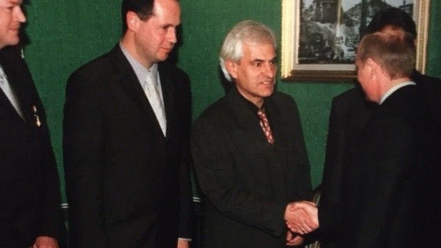 Der Ex-Russland-Korrespondent Dietmar Schumann hat Wladimir Putin 2002 im Kreml getroffen.