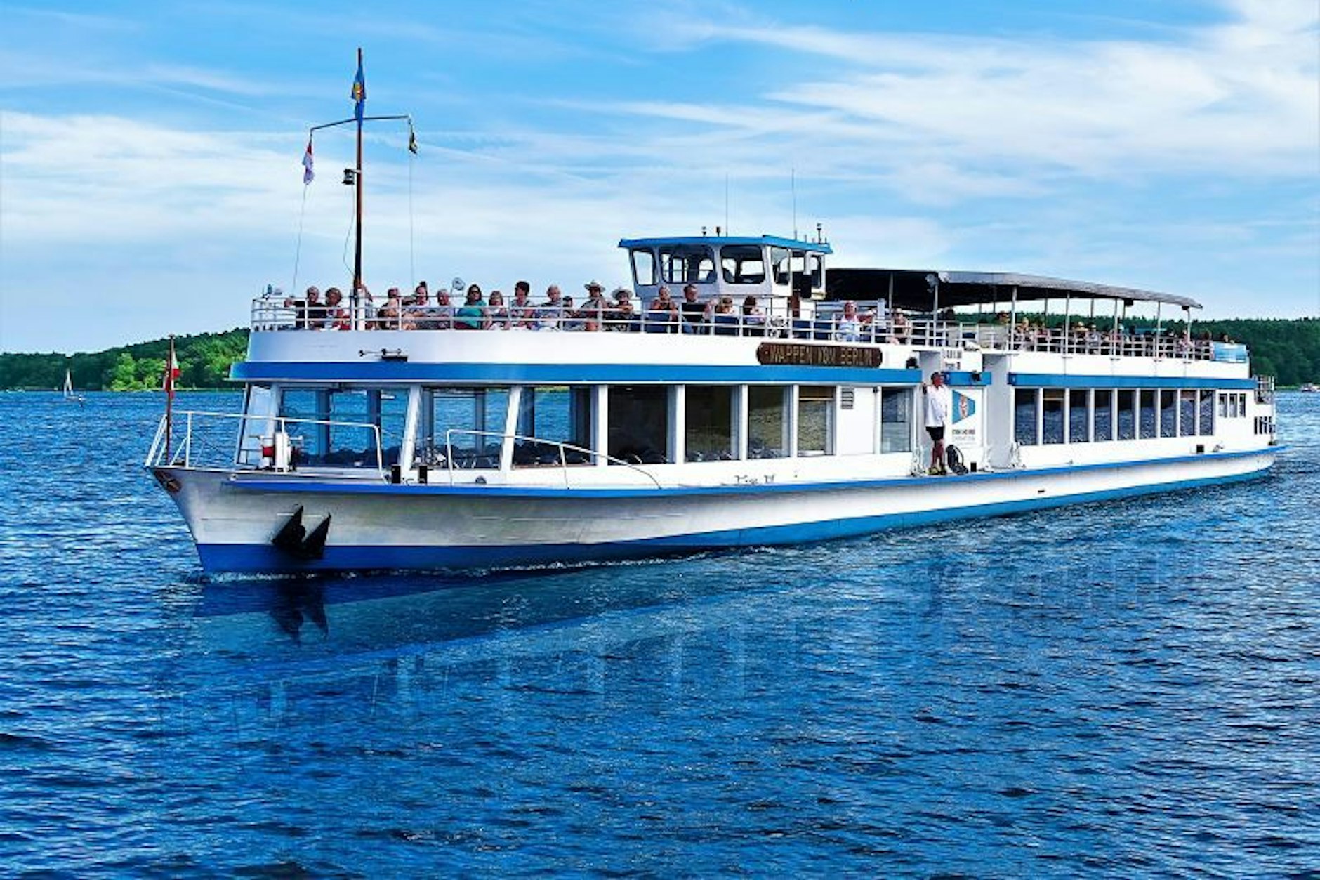 Entdecken Sie auf der Müggelsee-Rundfahrt die wunderschöne Altstadt von Köpenick und genießen Sie die Landschaft rund um den großen Müggelsee.