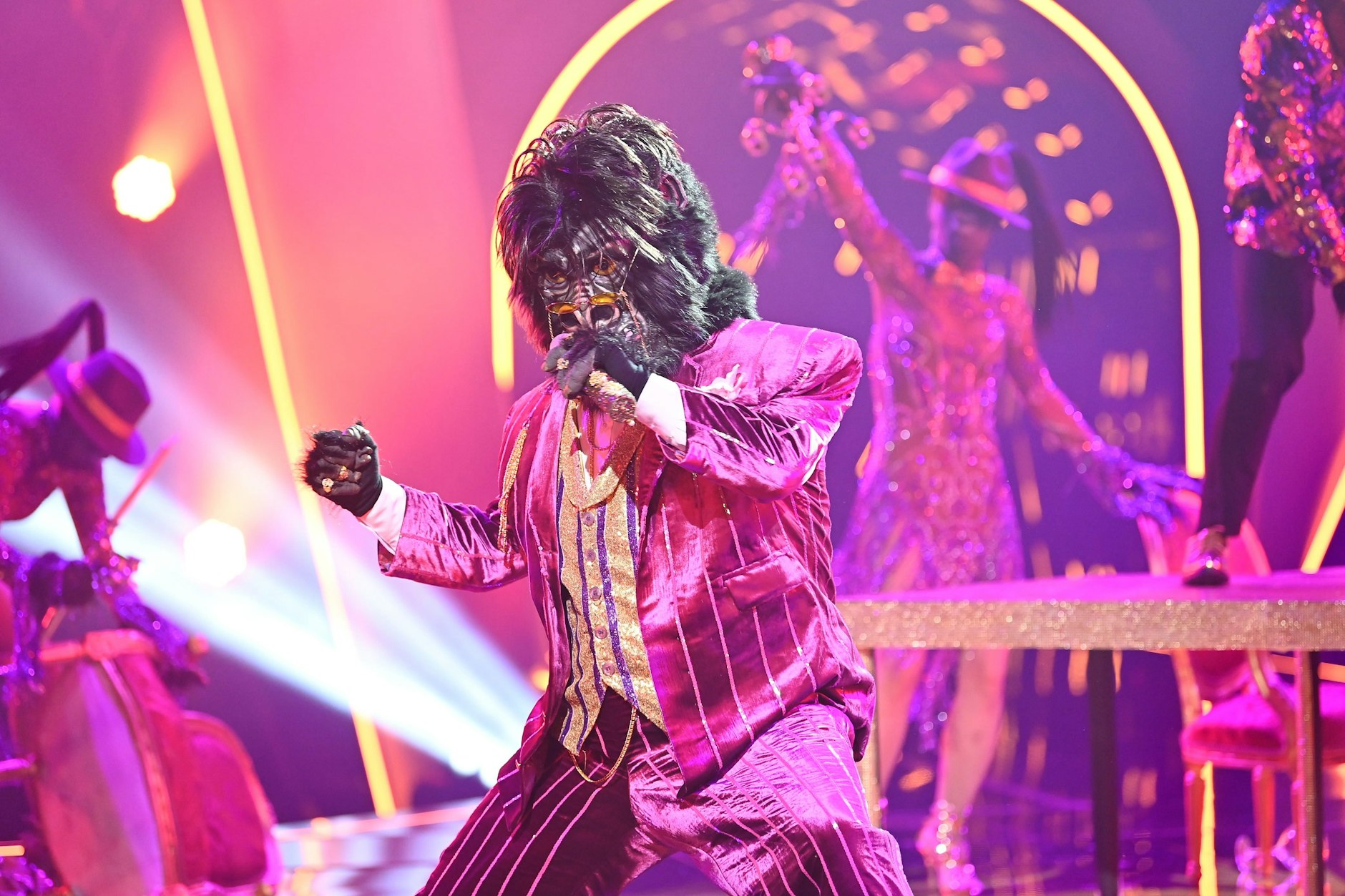 Der Gorilla bei seinem Auftritt auf der Masked Singer-Bühne.