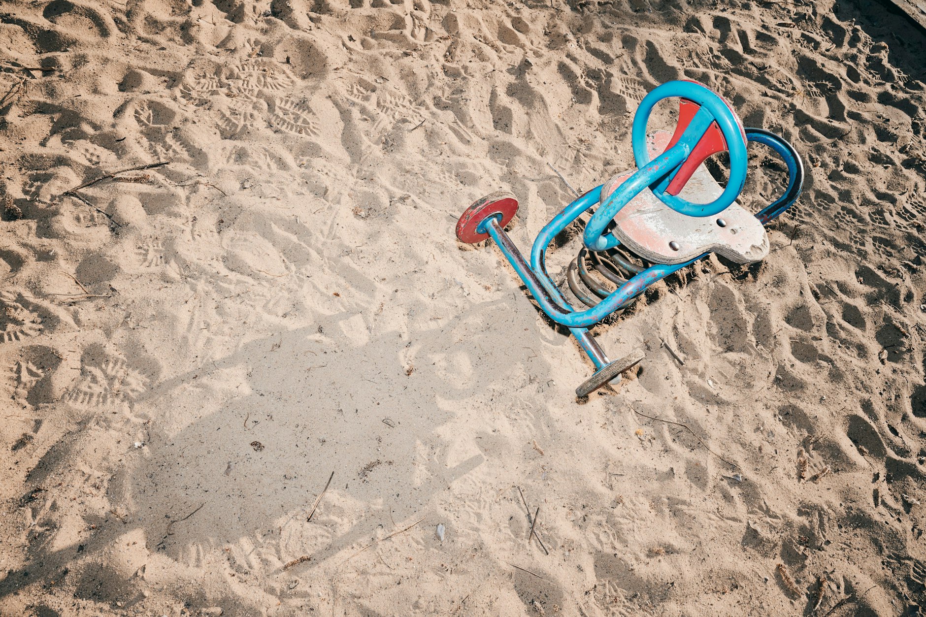 Kinderwippe oder Foltergerät? Egal, Orthopäde und Zahnarzt freut’s sicherlich.