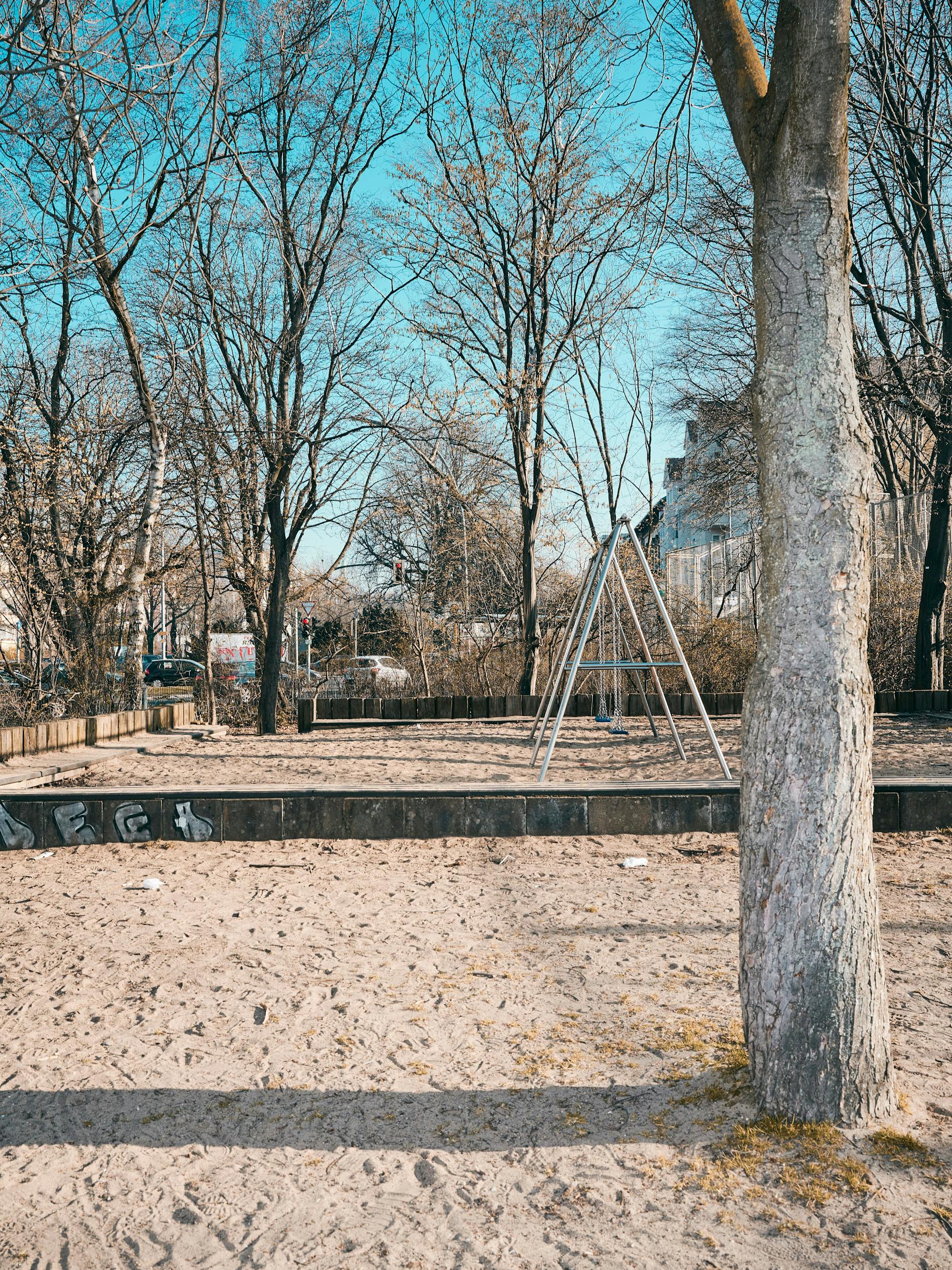 Der „Spielplatz“ auf der Baerwaldstraße in Kreuzberg – Bonjour tristesse!