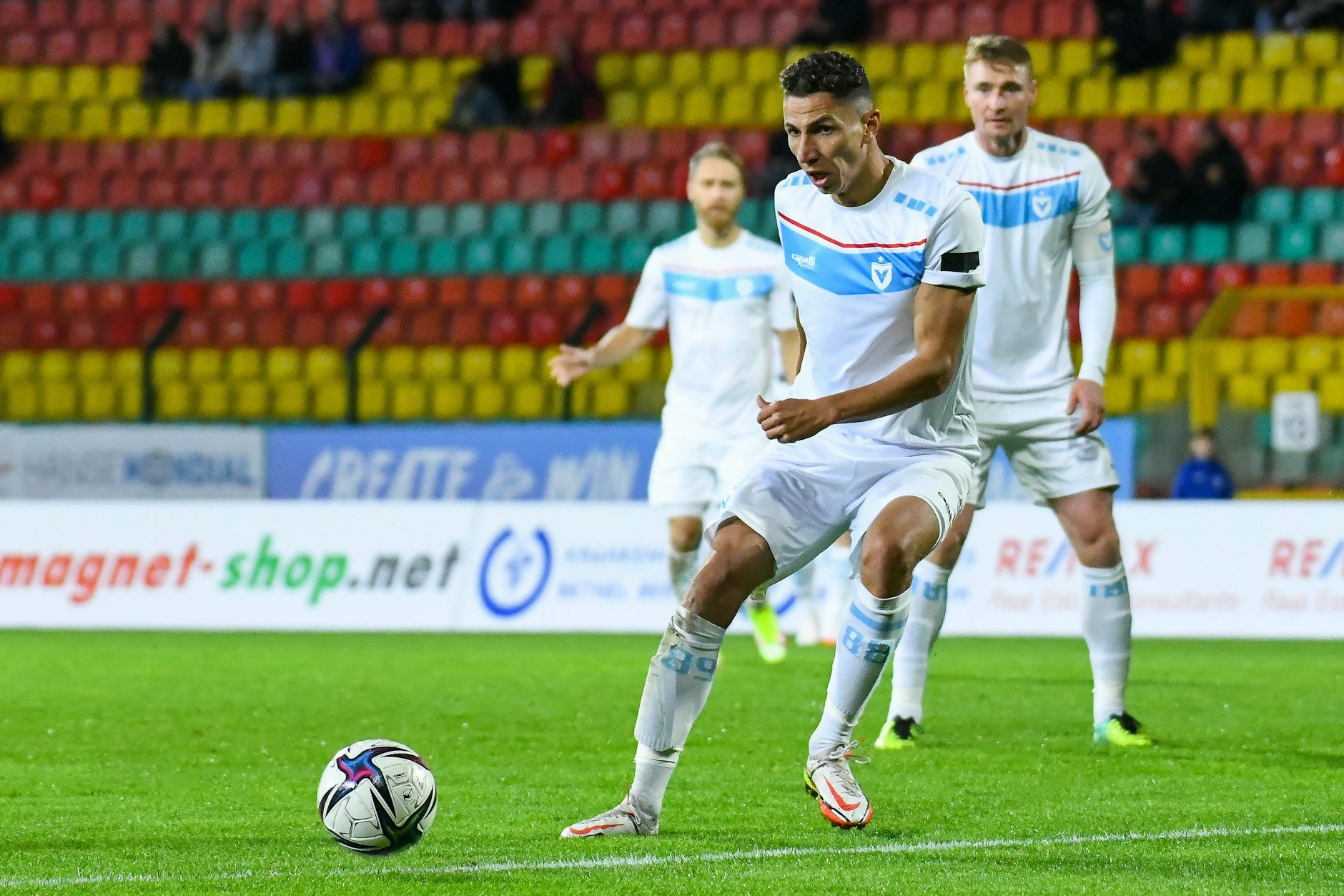 Leitet mit seinem Treffer zum 1:0 gegen CFC Hertha 06 den Final-Einzug des FC Viktoria 89 ein – Soufian Benyamina.