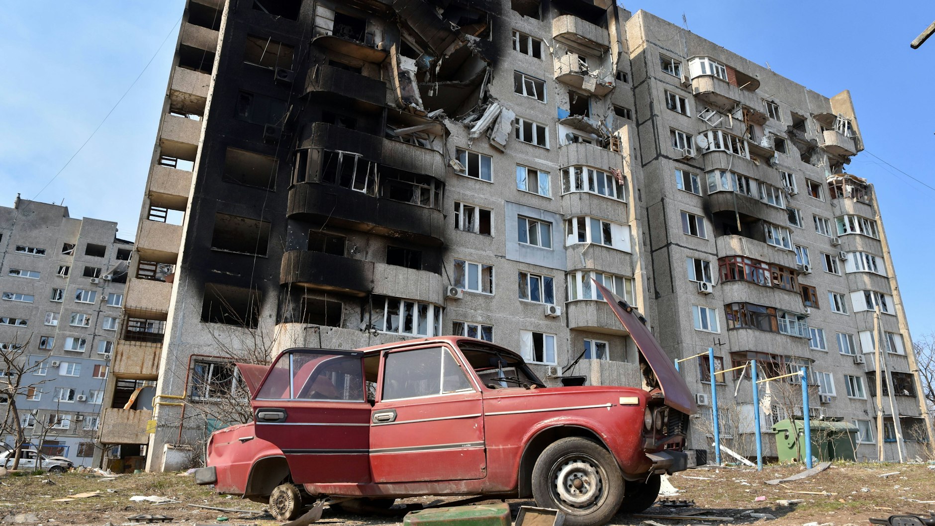 Ein zerstörtes Wohnhaus in Donezk.