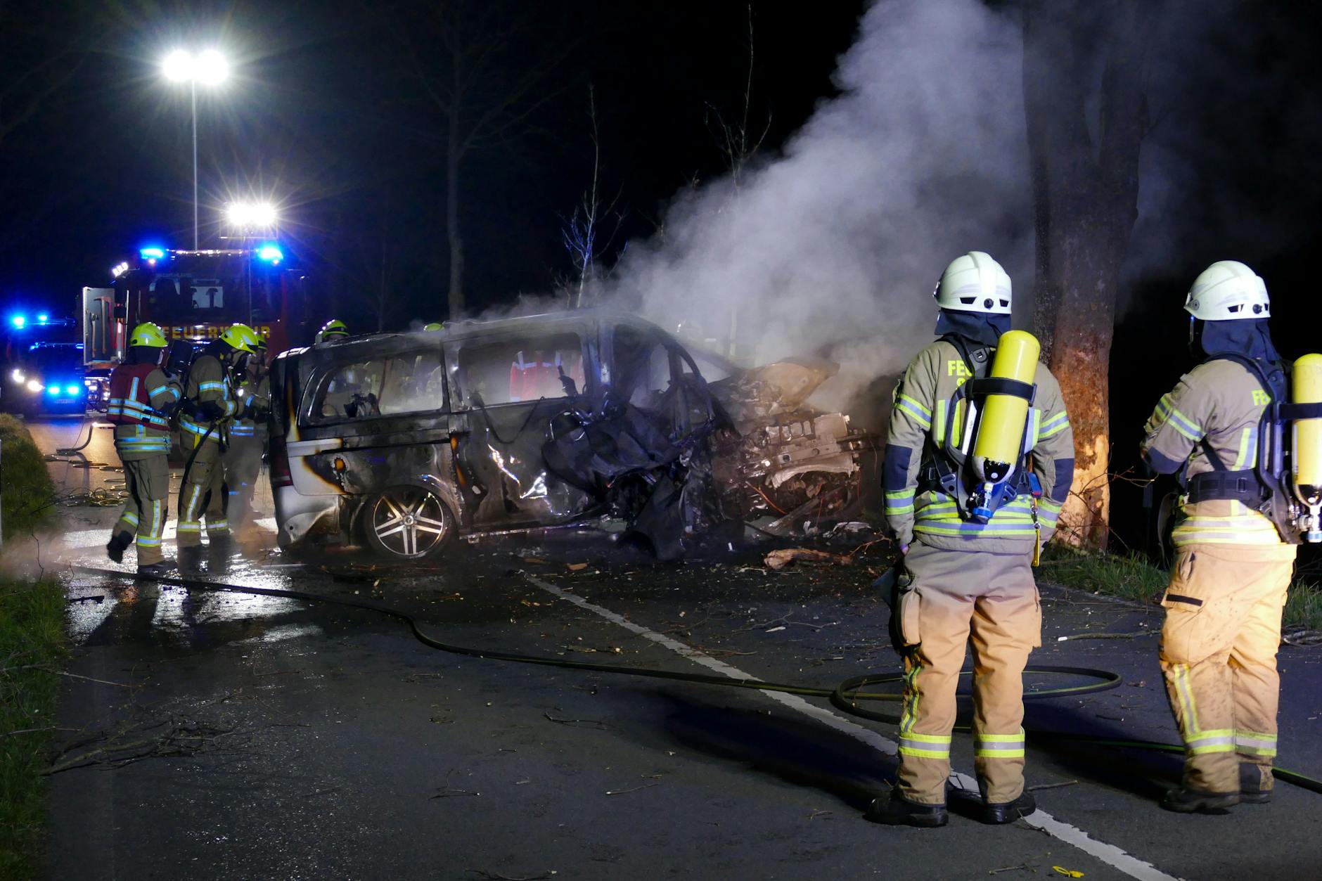 Die Überreste des dramatischen Unfalls von Siegburg: Hier starben zwei Teenager.