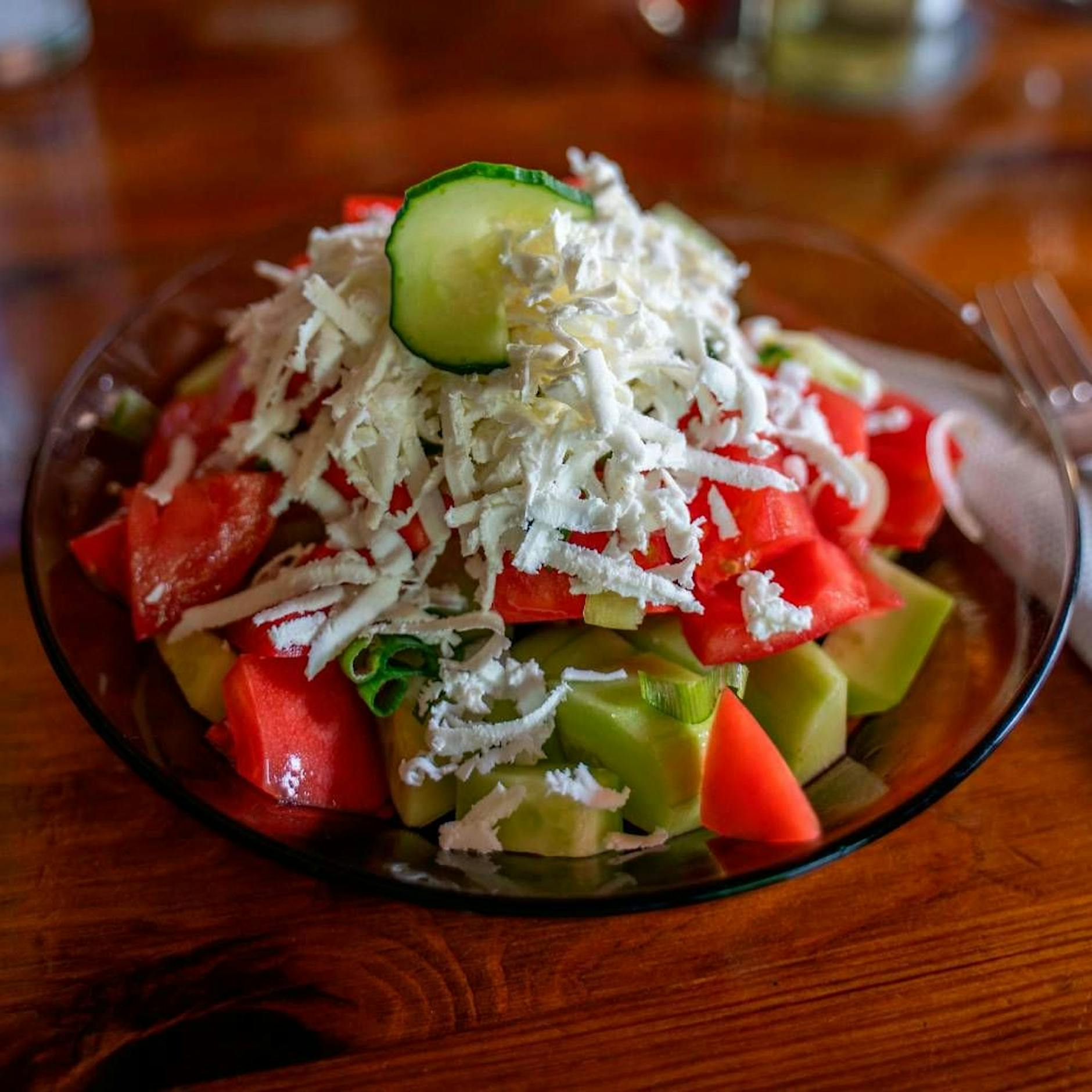 Leckerer Schopska-Salat wie in der DDR: So machen Sie die erfrischende Mahlzeit einfach selbst!