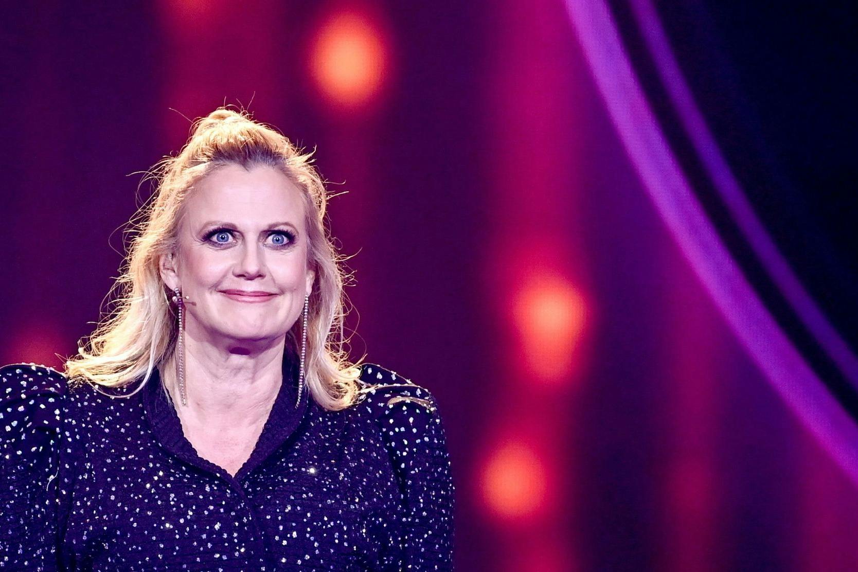 ARCHIV - Moderatorin Barbara Schöneberger unterhält gern das Publikum. Foto: Britta Pedersen/dpa-POOL/dpa