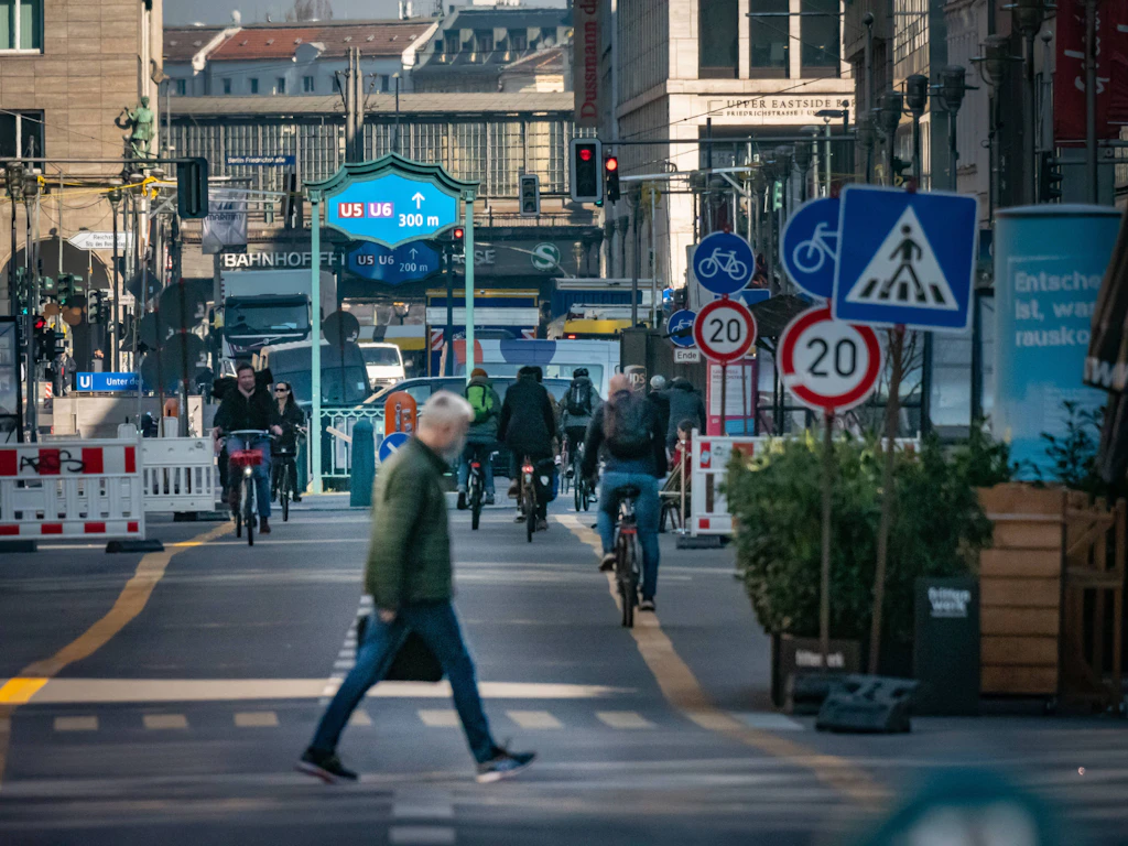 Aktionsbündnis fordert: Sperrung der Friedrichstraße in Mitte aufheben