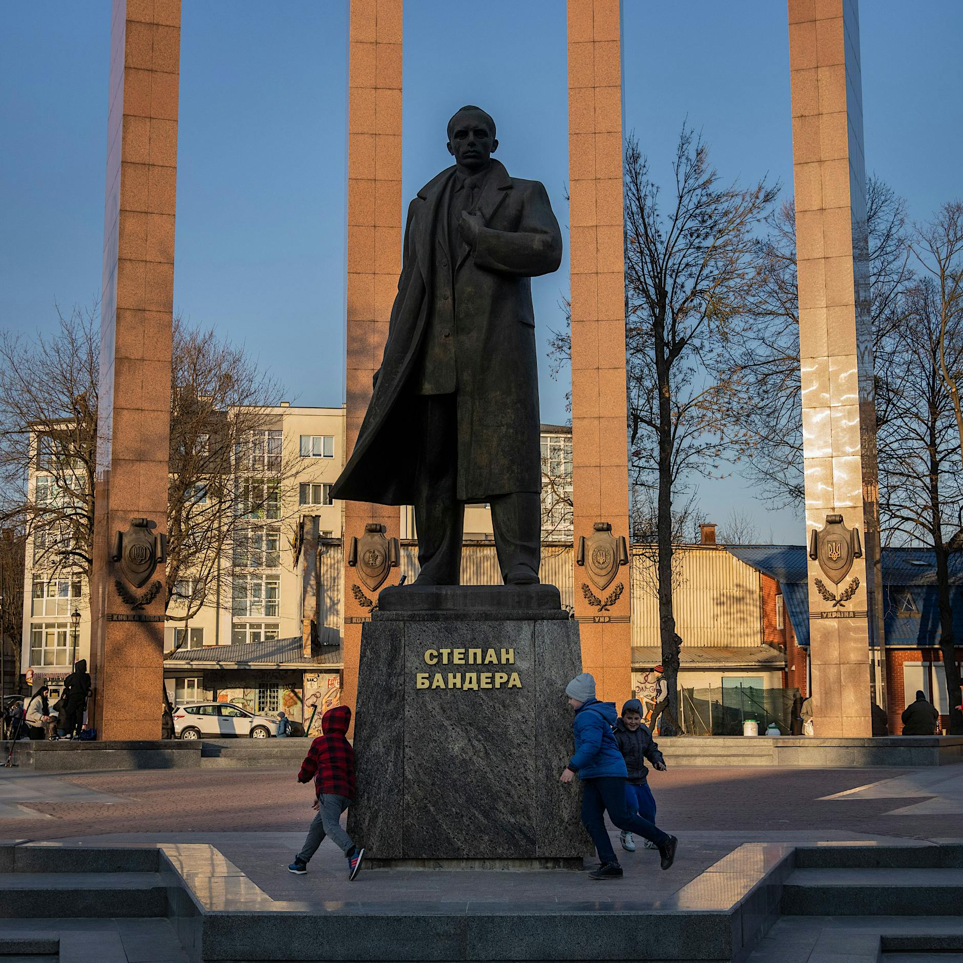 Botschafter Melnyk, The Clash und ein ukrainischer Nationalist