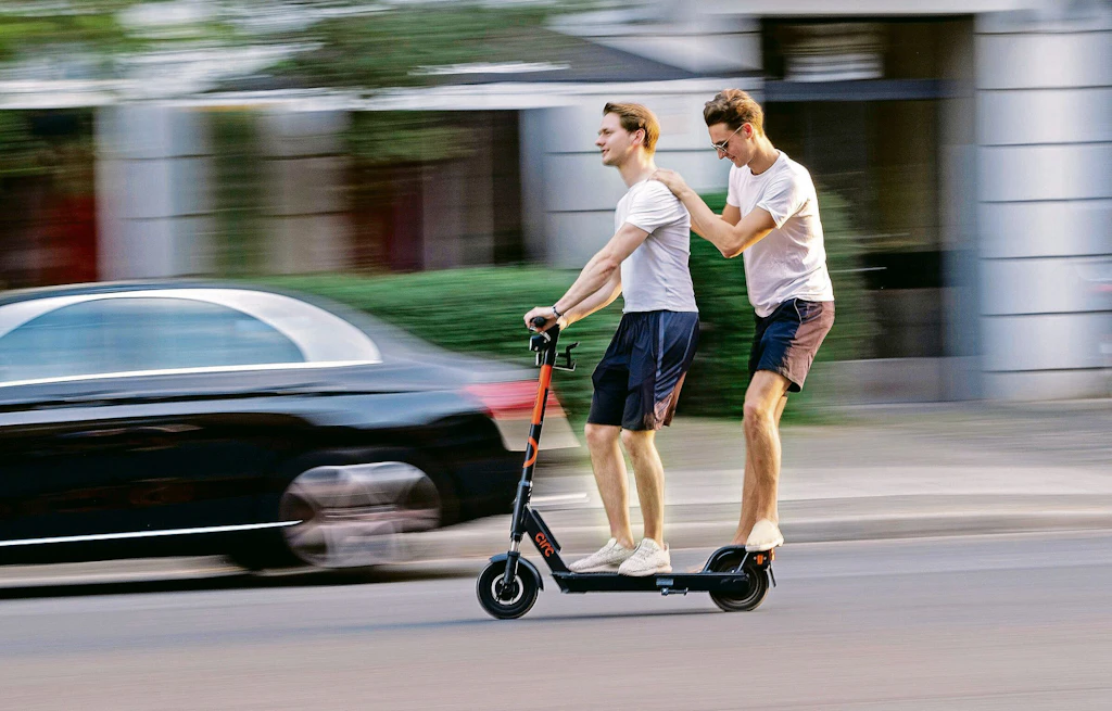 Die lautlose Gefahr: In Berlin steigt die Zahl der E-Scooter-Unfälle stark an