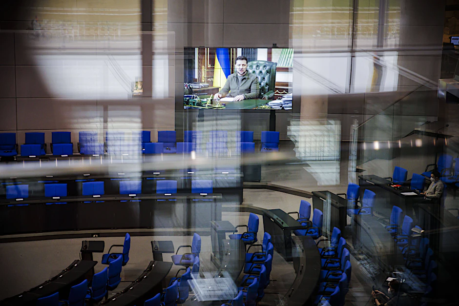 Der Video-Auftritt von Wolodymyr Selenskyj im Bundestag am 17. März machte das Dilemma, in dem die deutsche Politik steckt, deutlich.