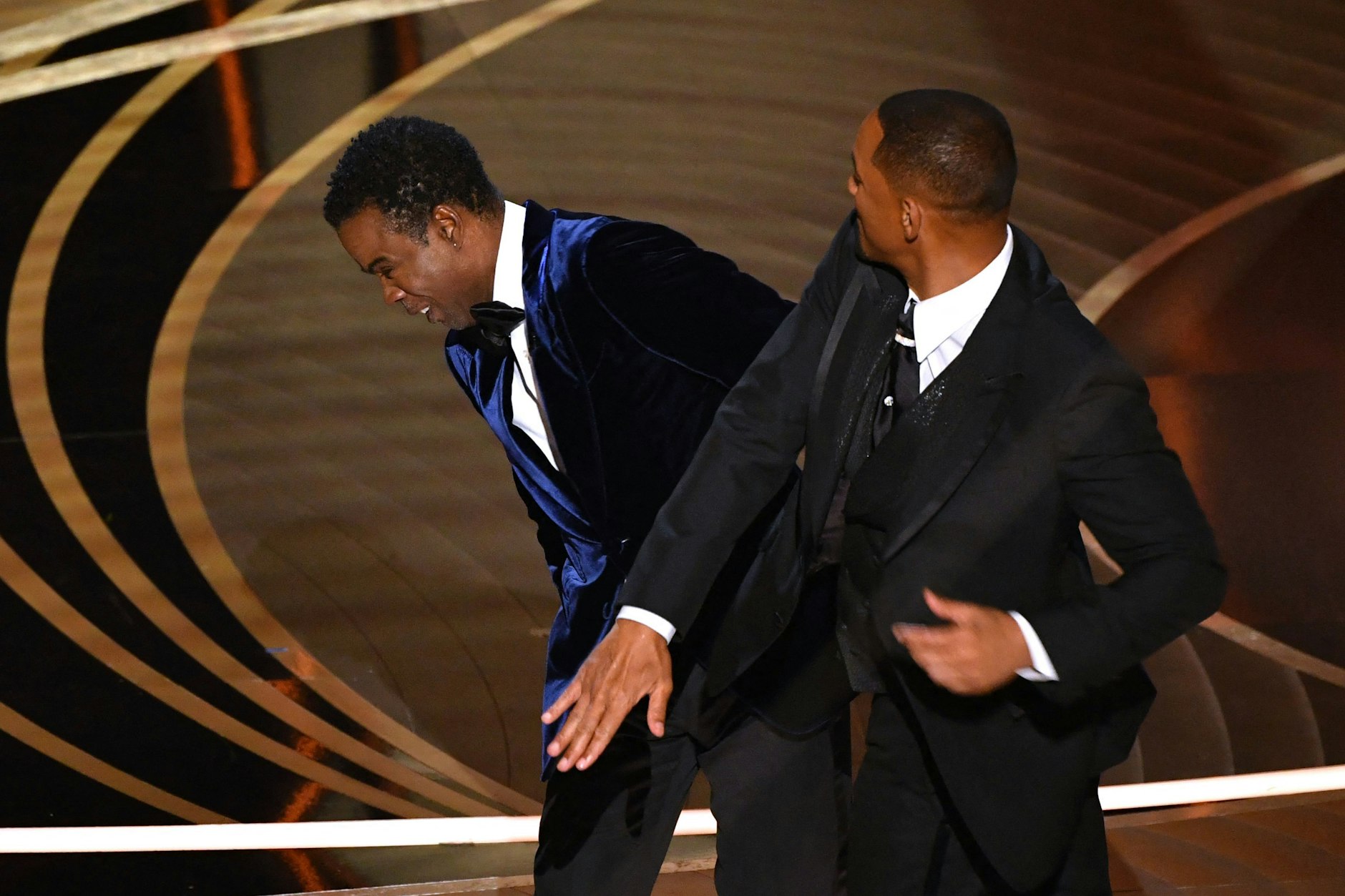 Schon die zweite herzhafte Backpfeife auf öffentlicher Bühne an diesem Wochenende: Bei den Oscars schlug Will Smith am Sonntagabend den Komiker Chris Rock, in Deutschland wurde tags zuvor Komiker Oliver Pocher zum Opfer von Rapper Fat Comedy.