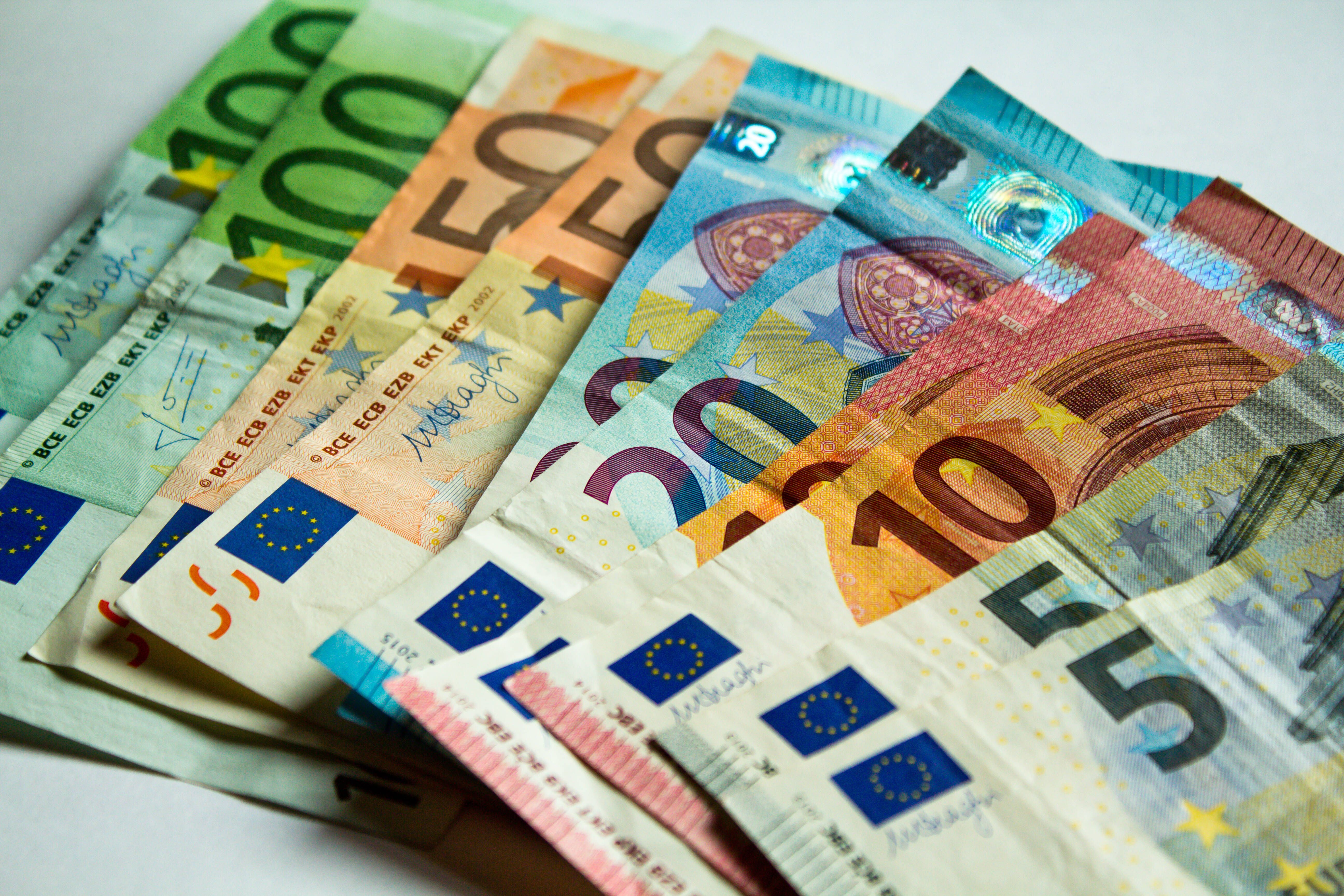 Image - Krasser Erziehungs-Tipp oder völlig daneben? Diese Mutter lässt ihren Sohn (7) monatlich Rechnungen für Miete und Strom zahlen – und DAS ist der Grund