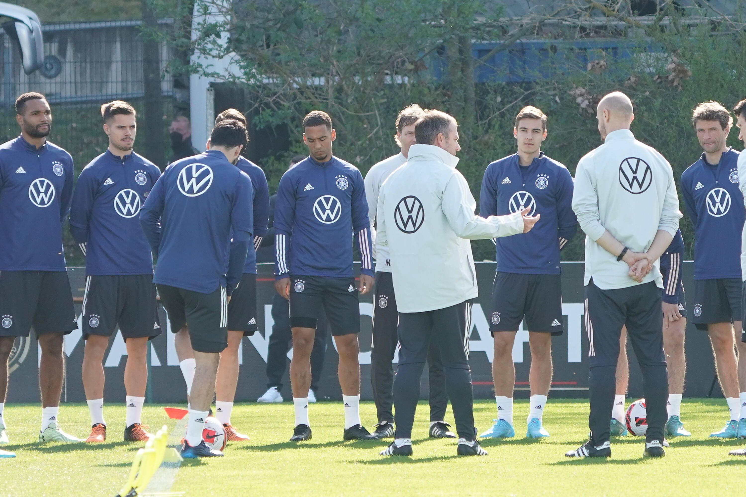 Image - Neuntes Spiel, erster Top-Gegner für Bundestrainer Flick: Hansi, Holland, Härtetest!