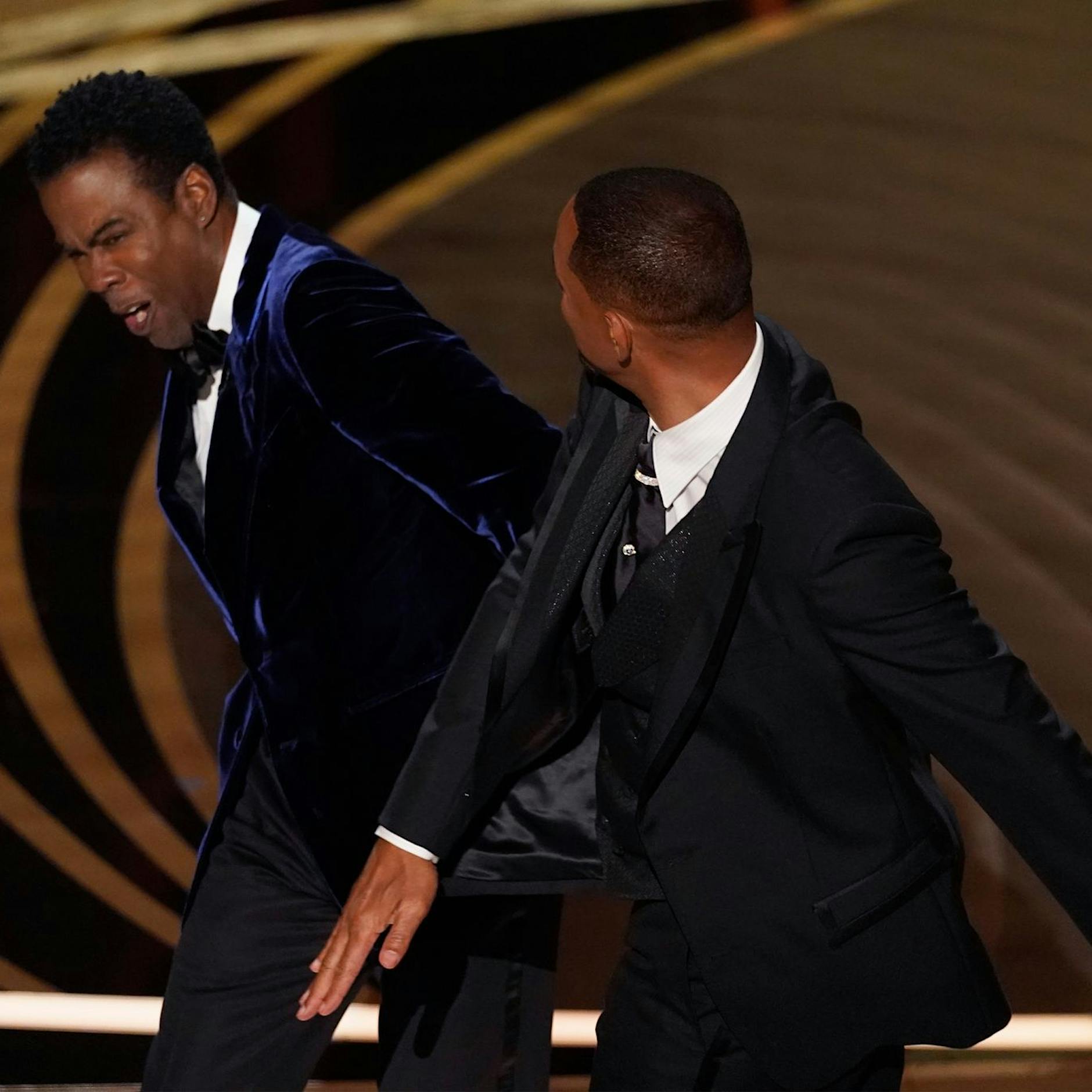 Will Smith entschuldigt sich für Ohrfeige: „Mein Verhalten war inakzeptabel und unentschuldbar“ – Wird ihm trotzdem der Oscar aberkannt?