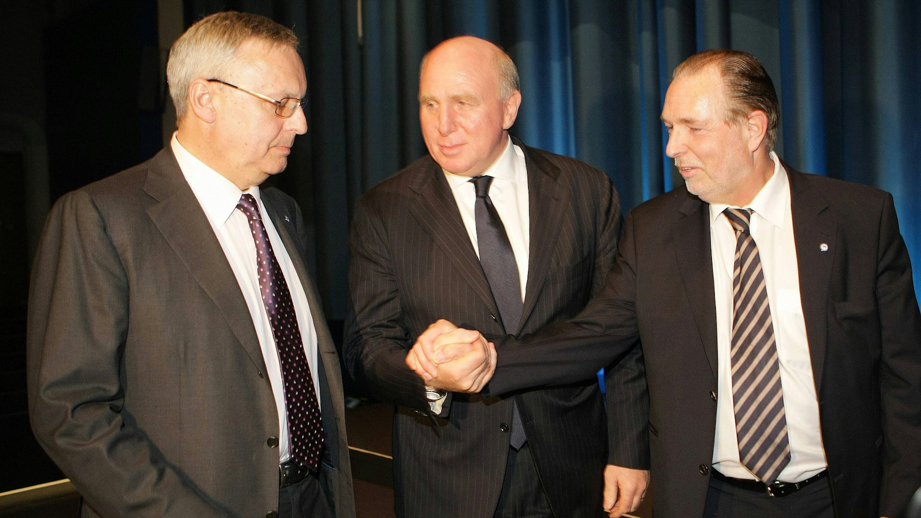 2008 schlossen Präsident Werner Gegenbauer,&nbsp;Ex-Manager Dieter Hoeneß&nbsp;und Vizepräsident Joerg Thomas (v.l.) einen Pakt, der nur ein Jahr hielt.