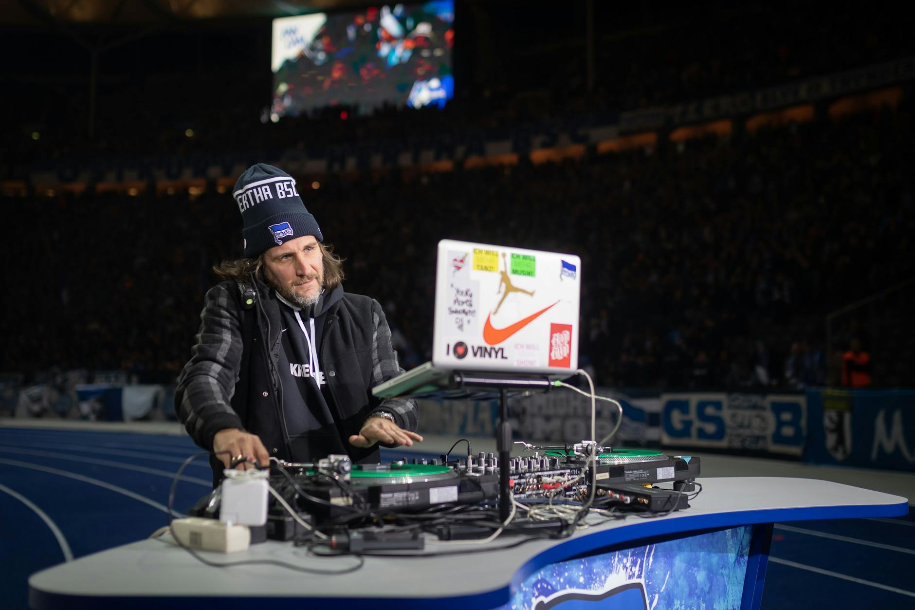 Der Plattenspieler: Christian Fährmann im Olympiastadion.