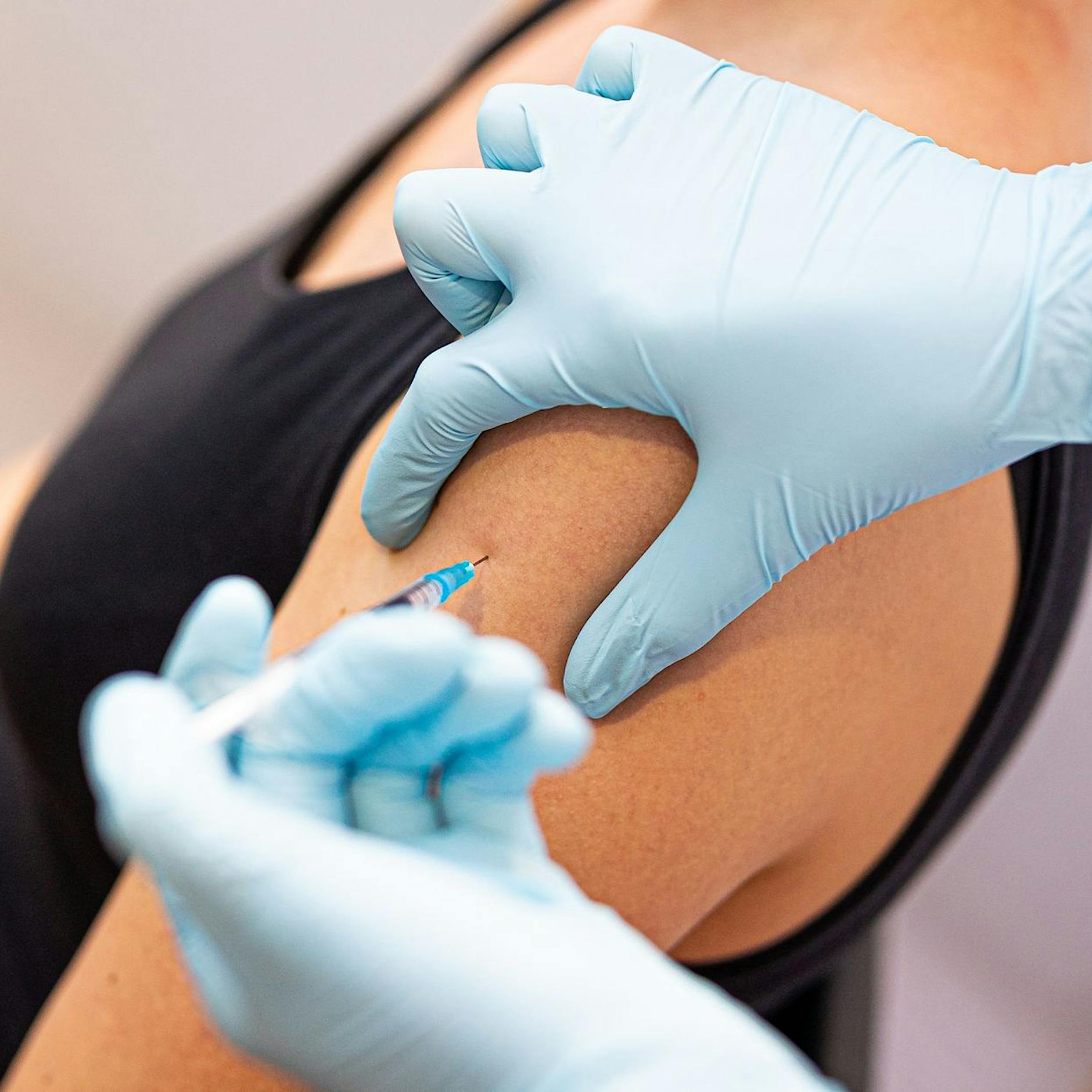 USA starten Viertimpfung, fünfte Impfung für Schwerkranke möglich