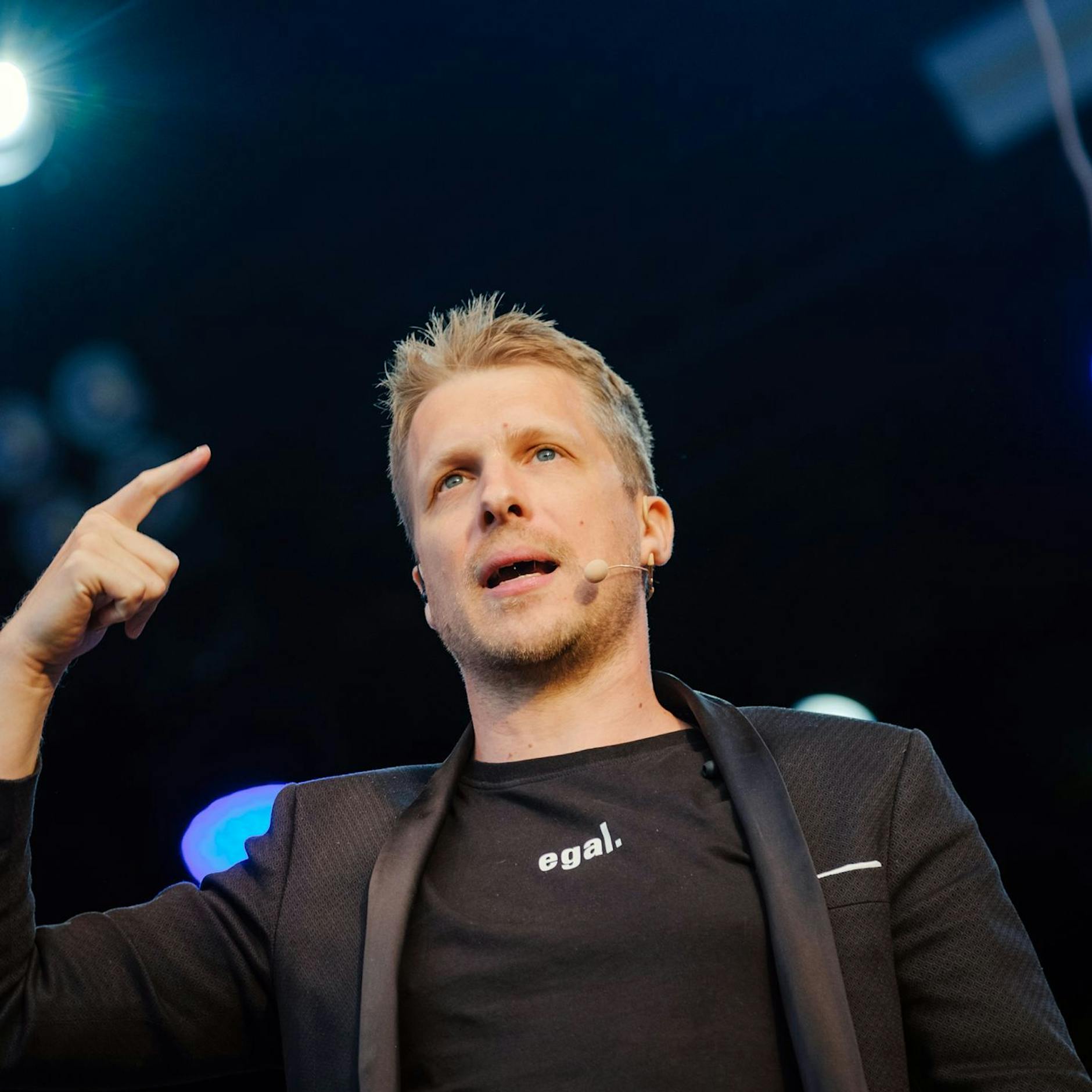 „Hörschaden“, „Kapitalverbrechen“, „maximale Summe“: Oliver Pocher holt nach Ohrfeige zum Gegenschlag aus