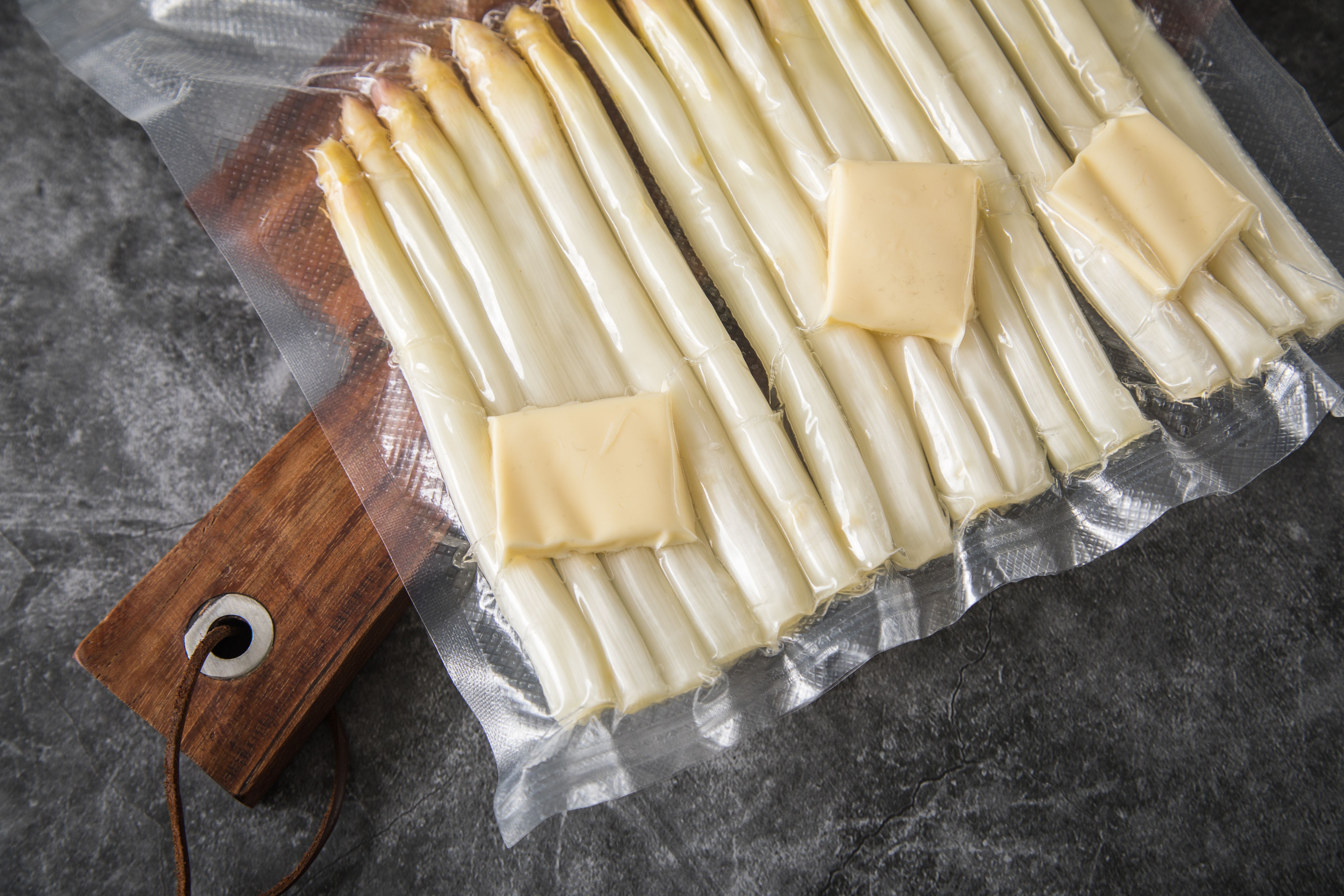 Der KURIER-Spargel-Knigge für Schleckermäuler: Ketchup geht gar nicht und Bier ist zum Genuss ein echtes Muss