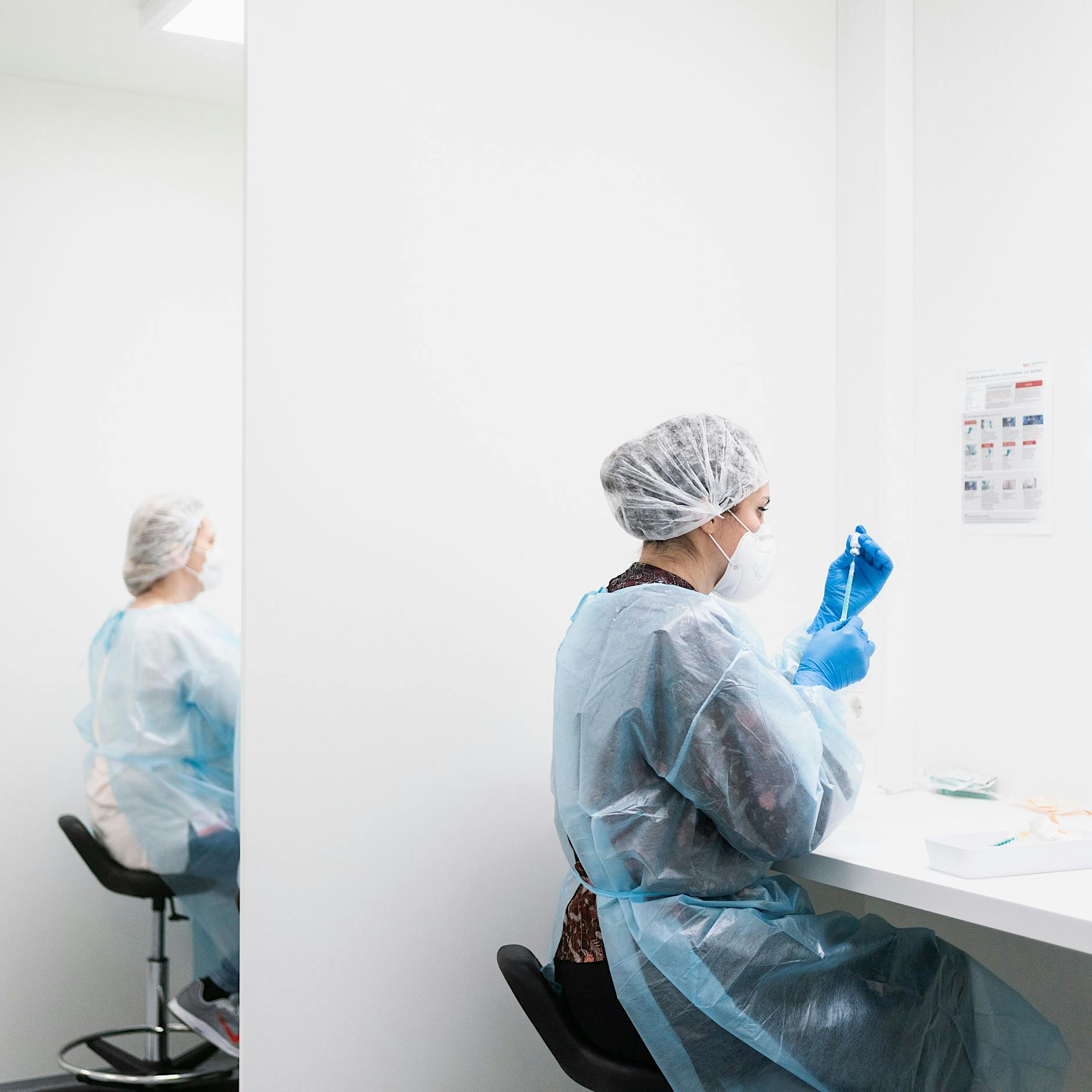 Lauterbachs Verwirrspiel: Wie oft soll man sich noch gegen Corona impfen lassen?