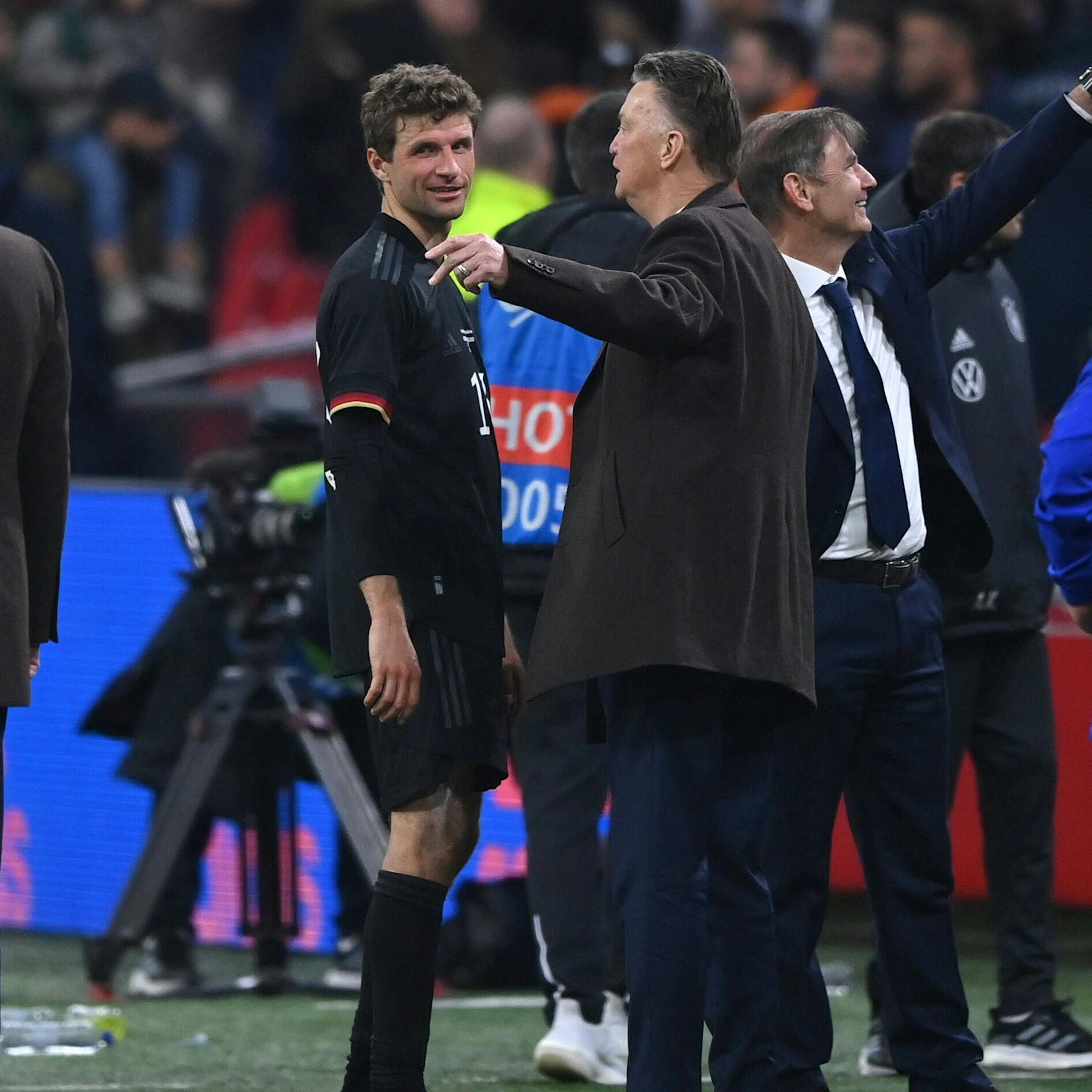 Bondscoach Louis van Gaal: Corona? Egal! Mit positivem PCR-Test saß er beim Länderspiel auf der Bank