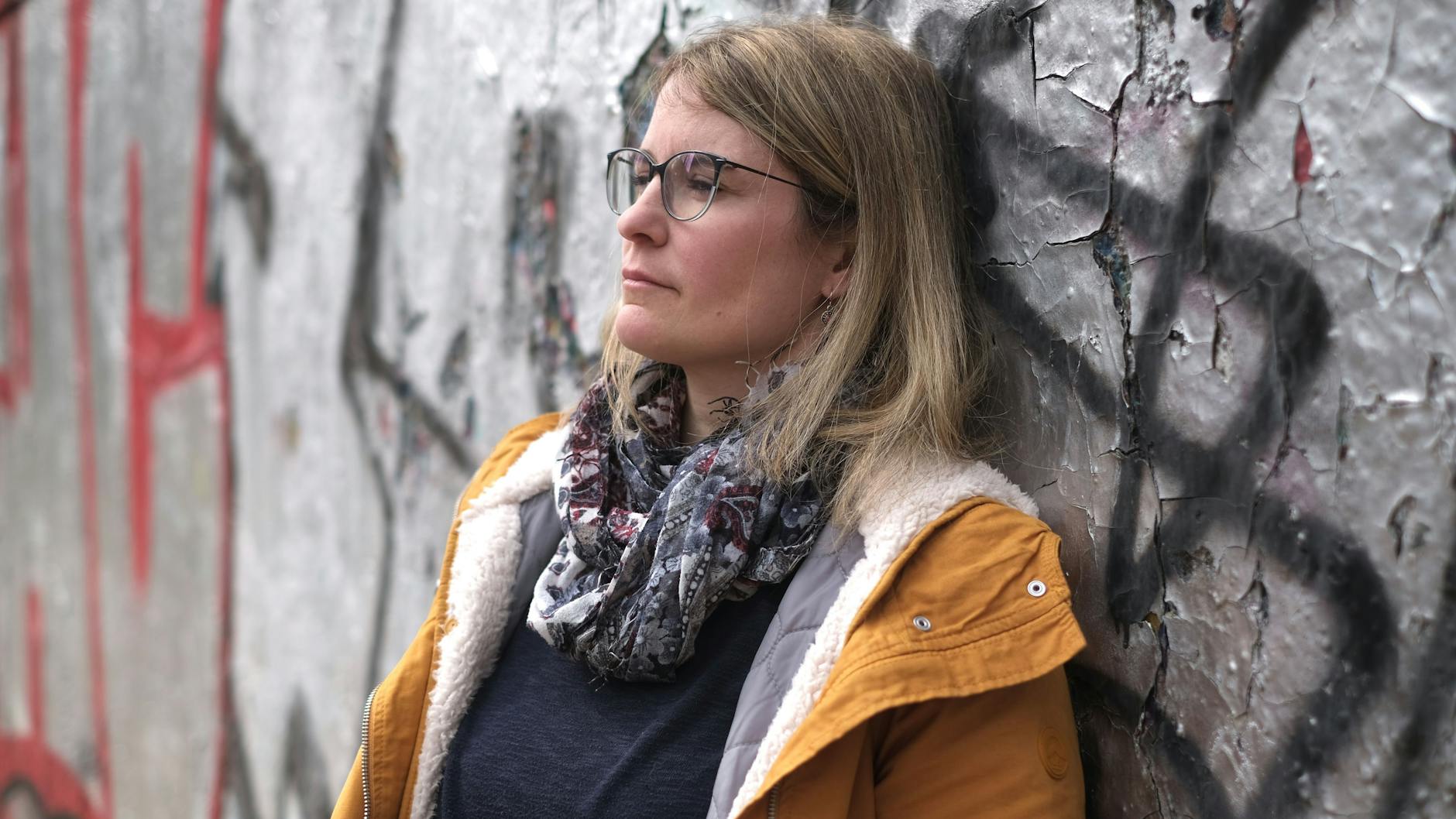 Erschöpft: Manuela Faust aus Berlin leidet seit ihrer Corona-Impfung unter schweren Nebenwirkungen.