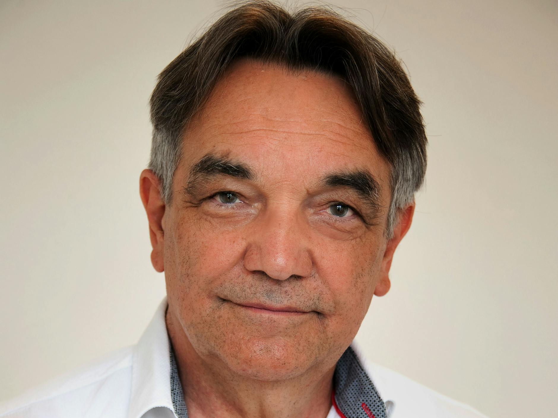 Hausarzt Erich Freisleben fordert eine offene Debatte über die Corona-Impfstoffe.