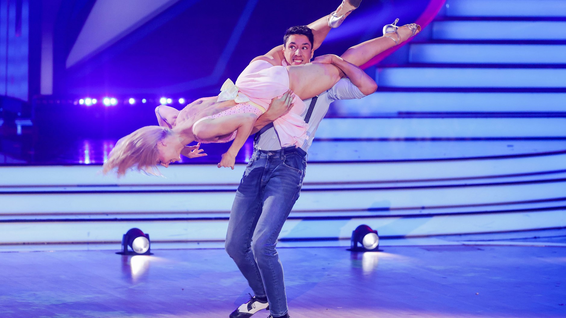 Tanzen zusammen bei „Let's Dance“: René Casselly und Kathrin Menzinger.